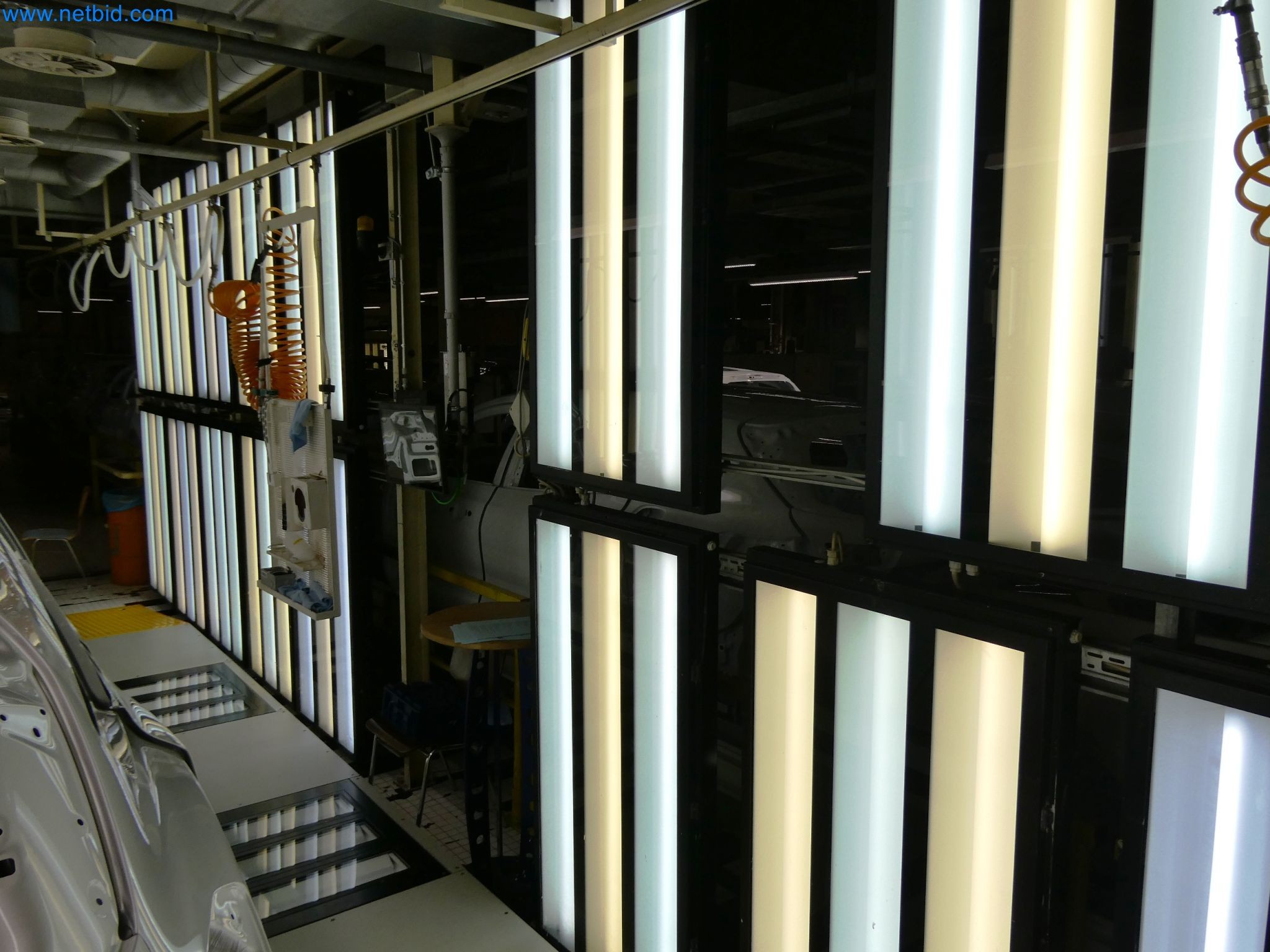 Roboti, varilna oprema in pripomočki za montažo iz avtomobilske industrije-2