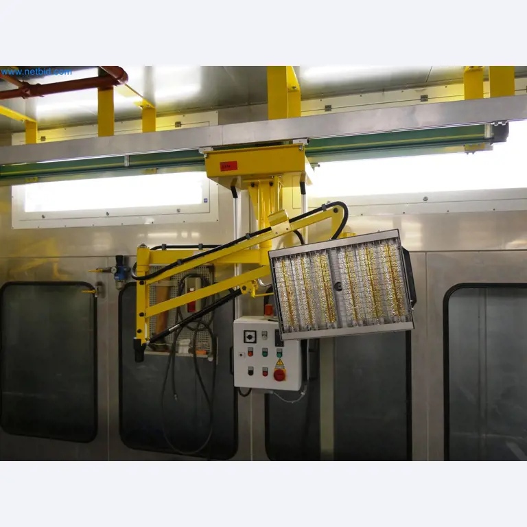 Roboty, sprzęt spawalniczy i akcesoria montażowe z branży motoryzacyjnej-6