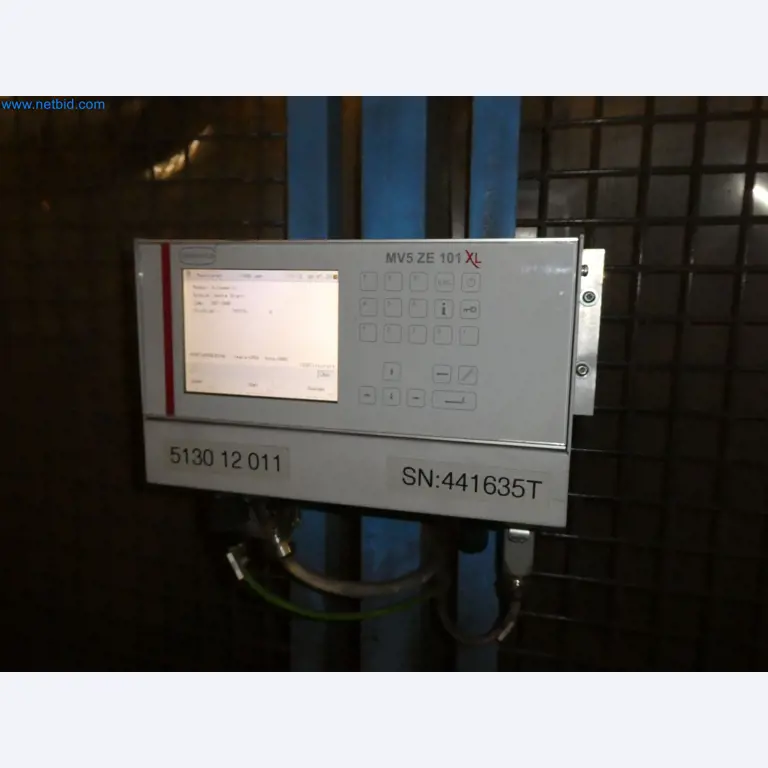 Robots, equipos de soldadura y accesorios de montaje de la industria del automóvil-1