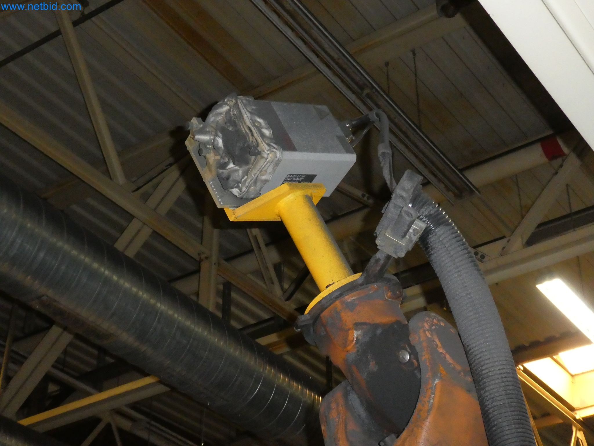 Robots, equipos de soldadura y accesorios de montaje de la industria del automóvil-2