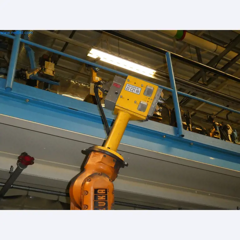 Robots, equipos de soldadura y accesorios de montaje de la industria del automóvil-3