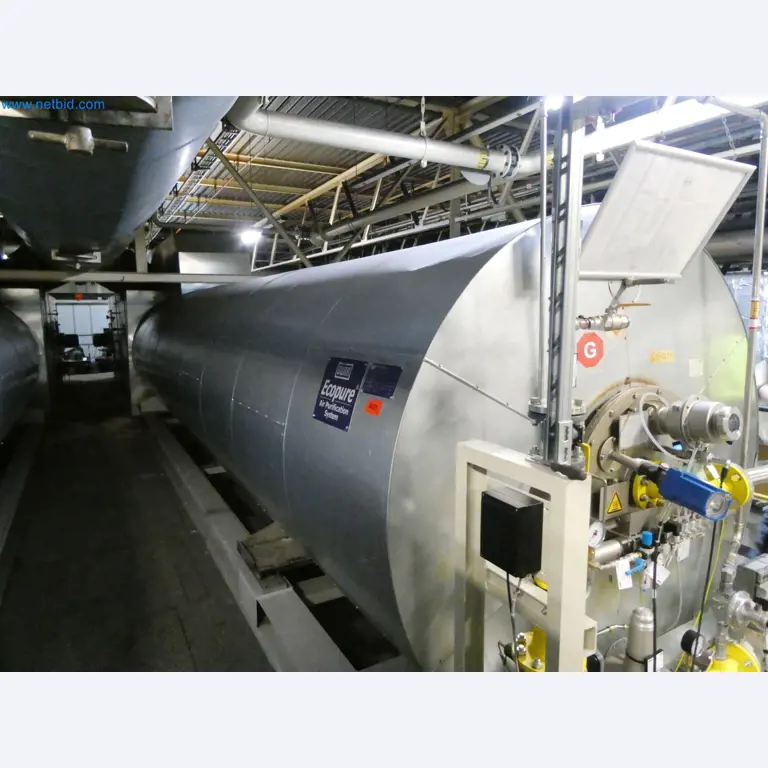 Roboty, svařovací zařízení a montážní příslušenství z automobilového průmyslu-1