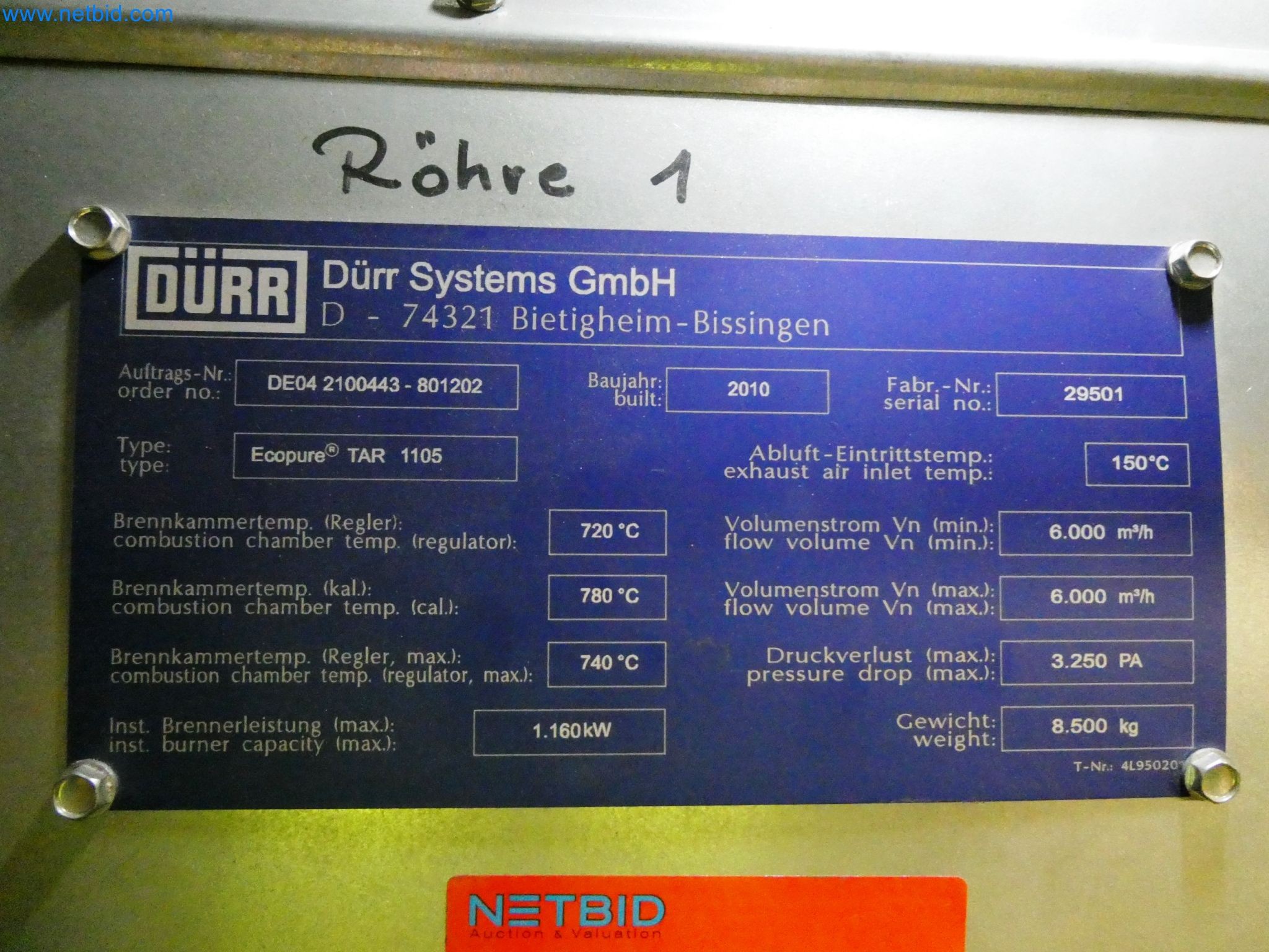 Roboty, svařovací zařízení a montážní příslušenství z automobilového průmyslu-2