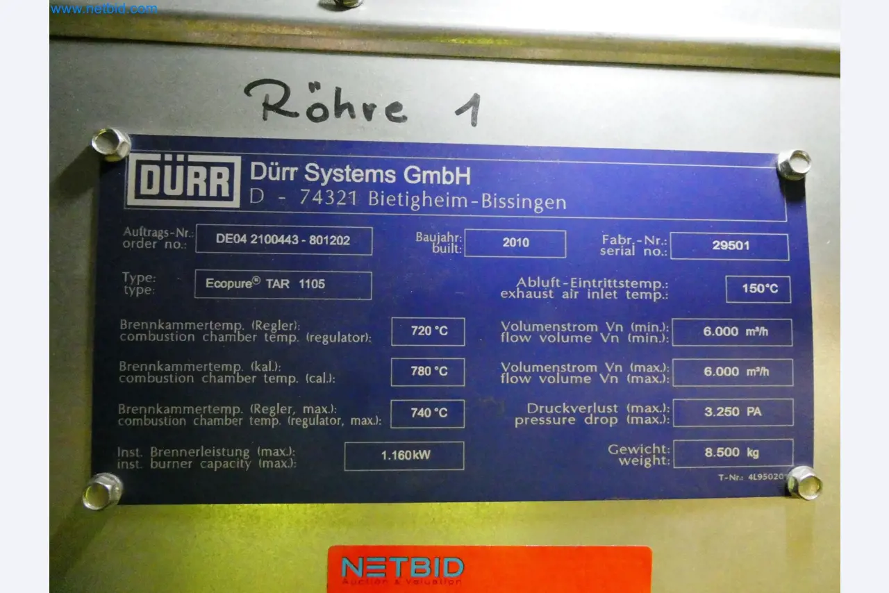 Roboty, svařovací zařízení a montážní příslušenství z automobilového průmyslu-2