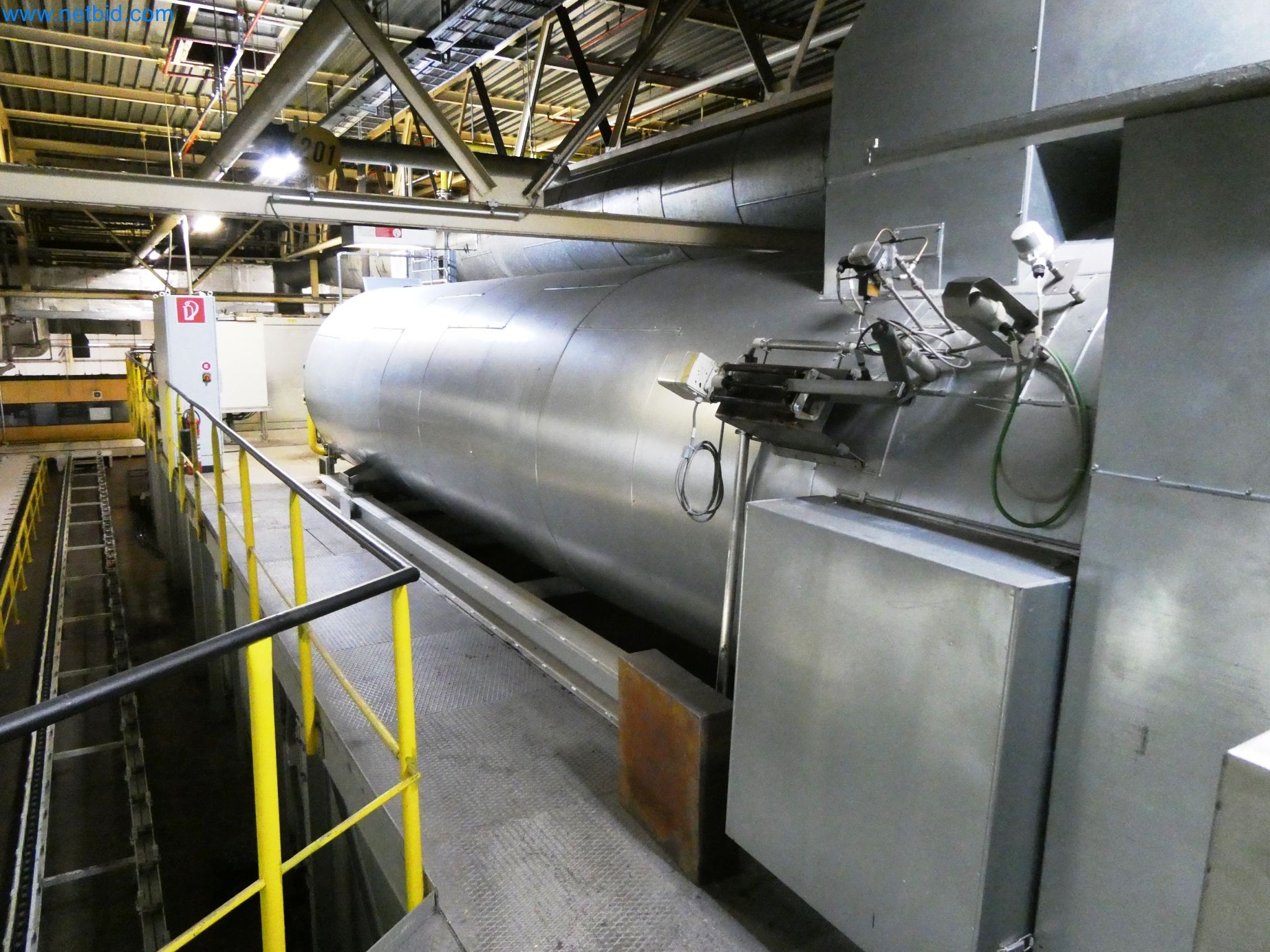 Roboty, svařovací zařízení a montážní příslušenství z automobilového průmyslu-5