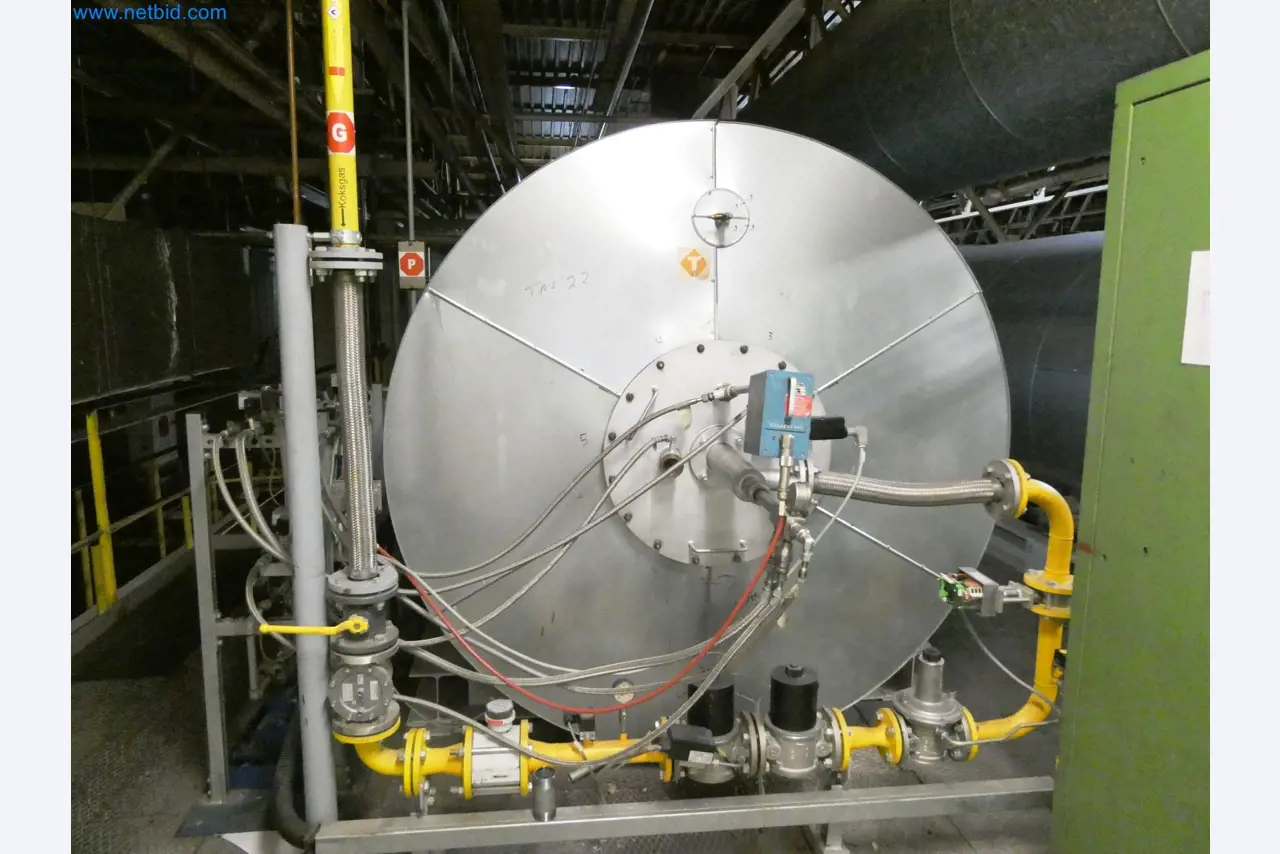 Roboty, svařovací zařízení a montážní příslušenství z automobilového průmyslu-2