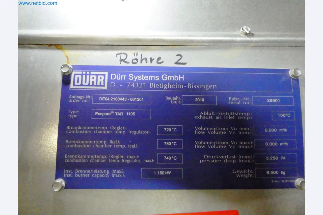 Roboty, svařovací zařízení a montážní příslušenství z automobilového průmyslu-3