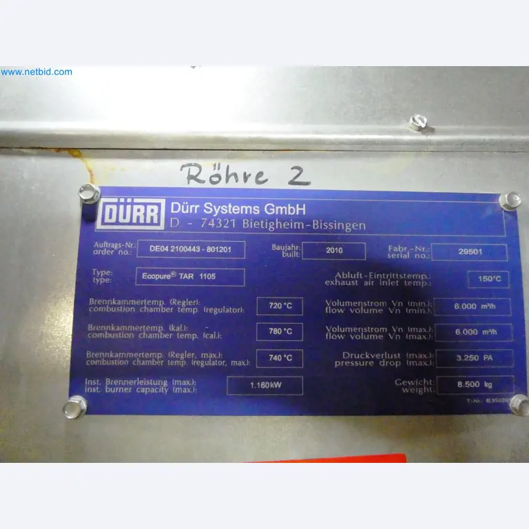 Roboty, svařovací zařízení a montážní příslušenství z automobilového průmyslu-3