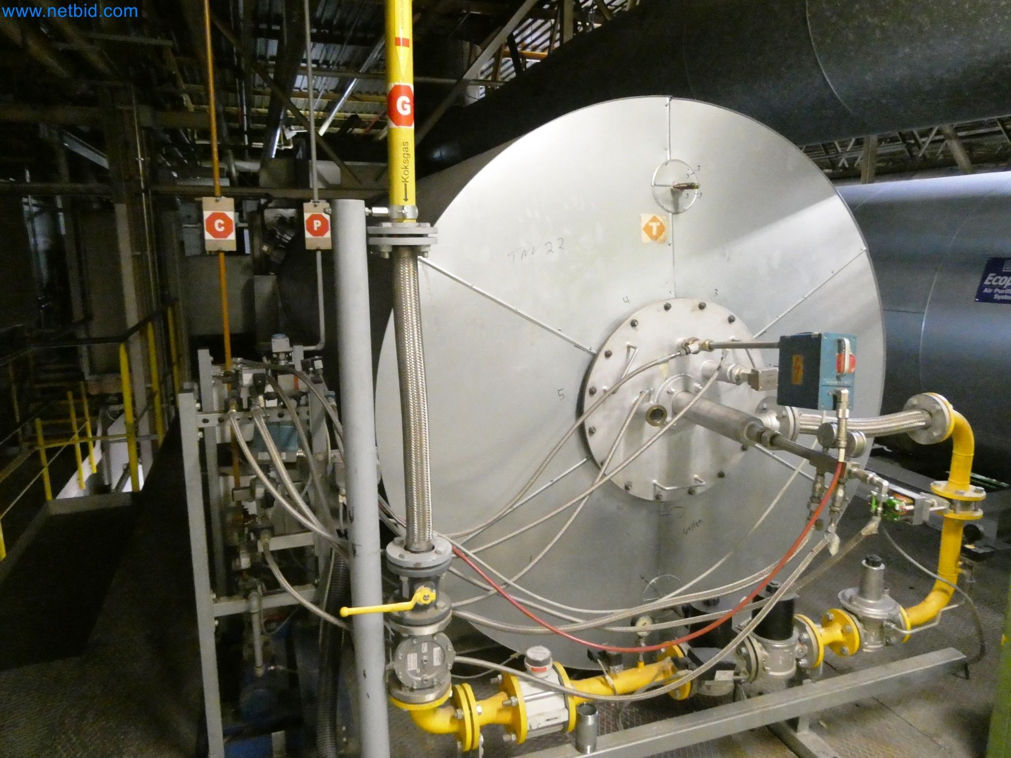 Roboty, svařovací zařízení a montážní příslušenství z automobilového průmyslu-4