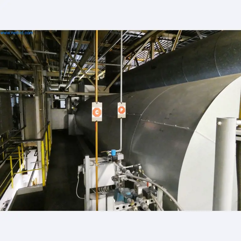 Roboty, svařovací zařízení a montážní příslušenství z automobilového průmyslu-7