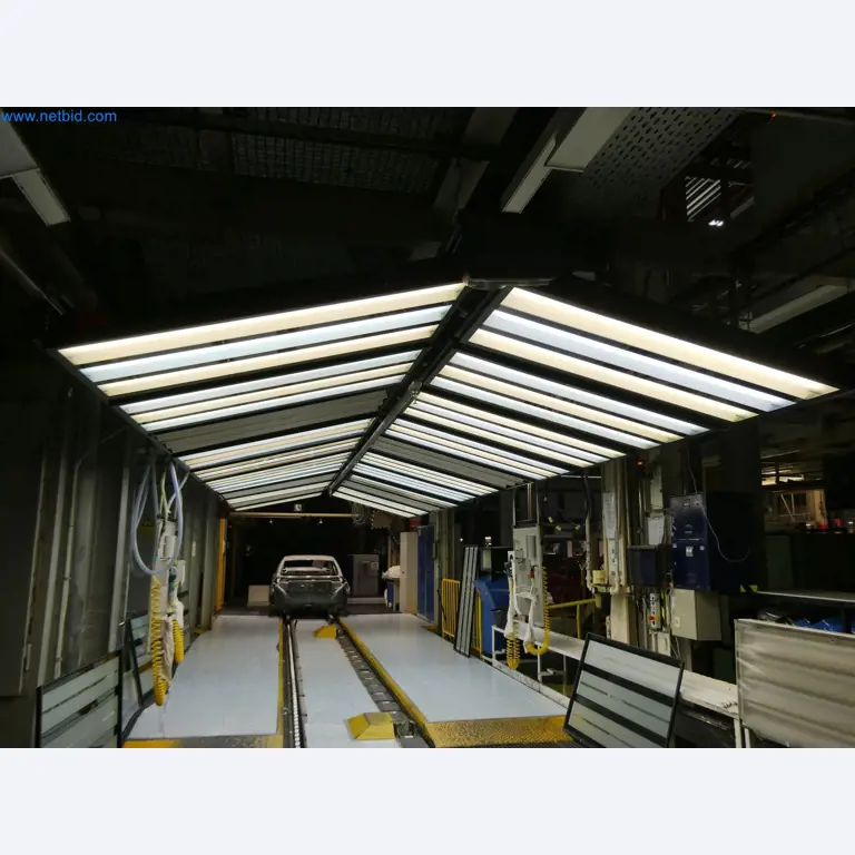 Roboty, svařovací zařízení a montážní příslušenství z automobilového průmyslu-8