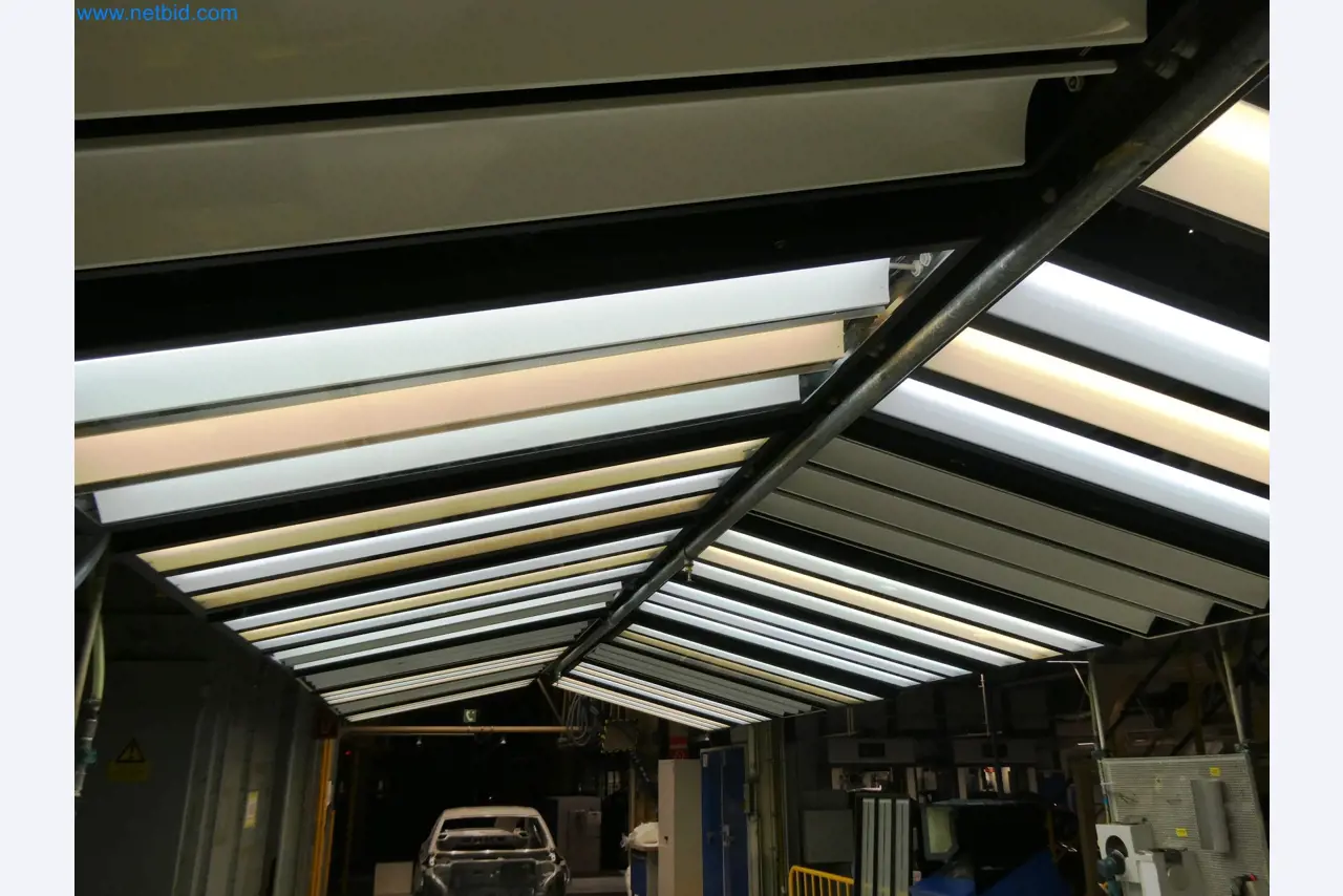 Roboty, svařovací zařízení a montážní příslušenství z automobilového průmyslu-9