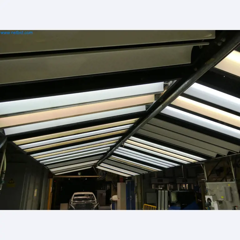 Roboty, svařovací zařízení a montážní příslušenství z automobilového průmyslu-9