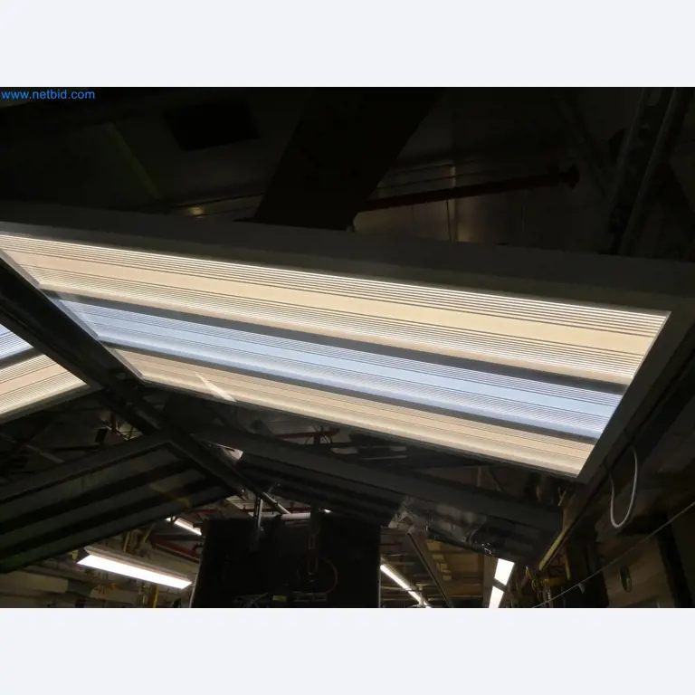 Roboti, varilna oprema in pripomočki za montažo iz avtomobilske industrije-4