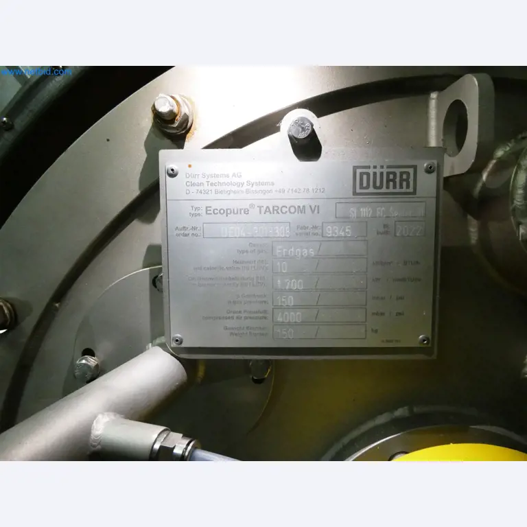 Roboty, sprzęt spawalniczy i akcesoria montażowe z branży motoryzacyjnej-6