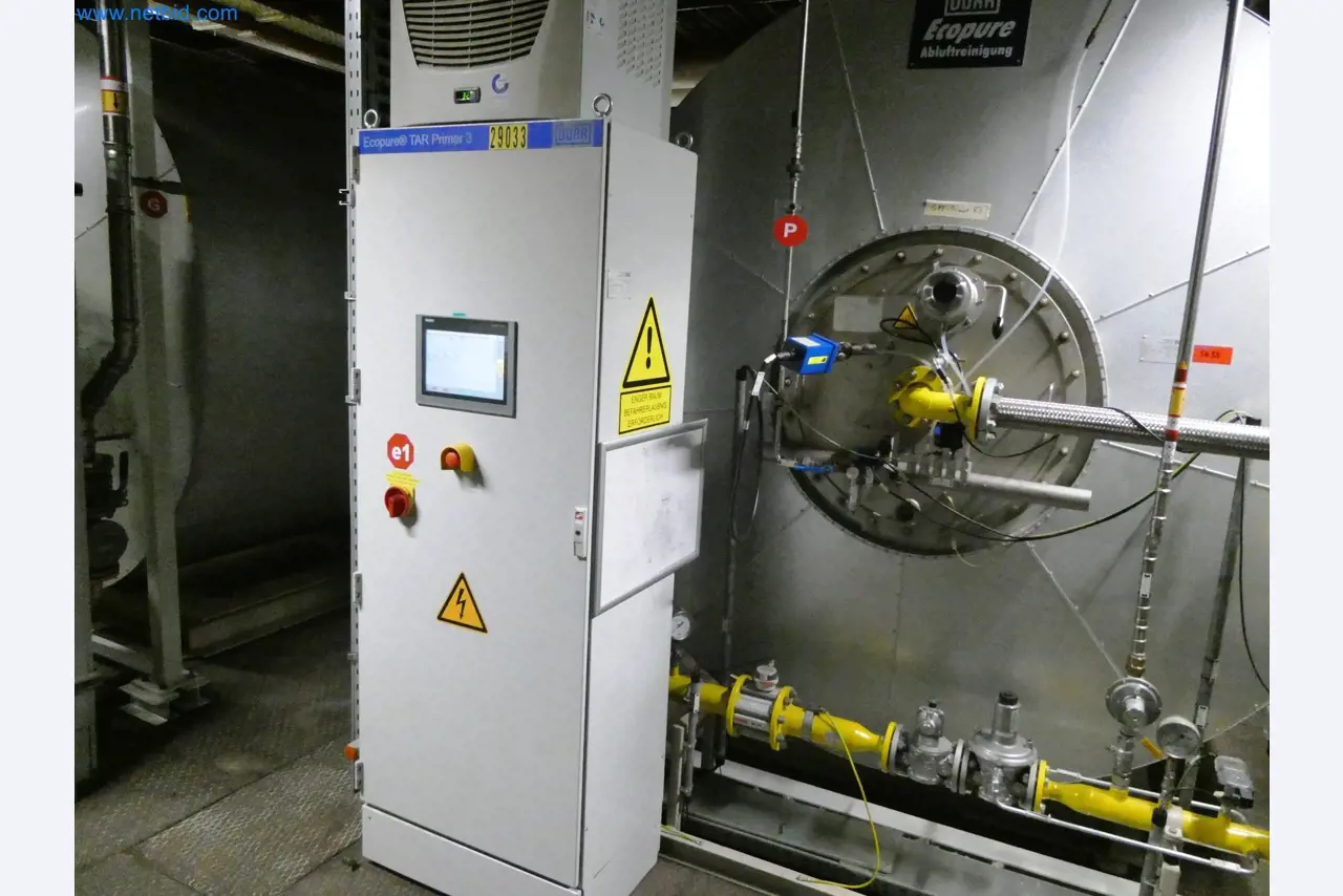 Roboti, varilna oprema in pripomočki za montažo iz avtomobilske industrije-11