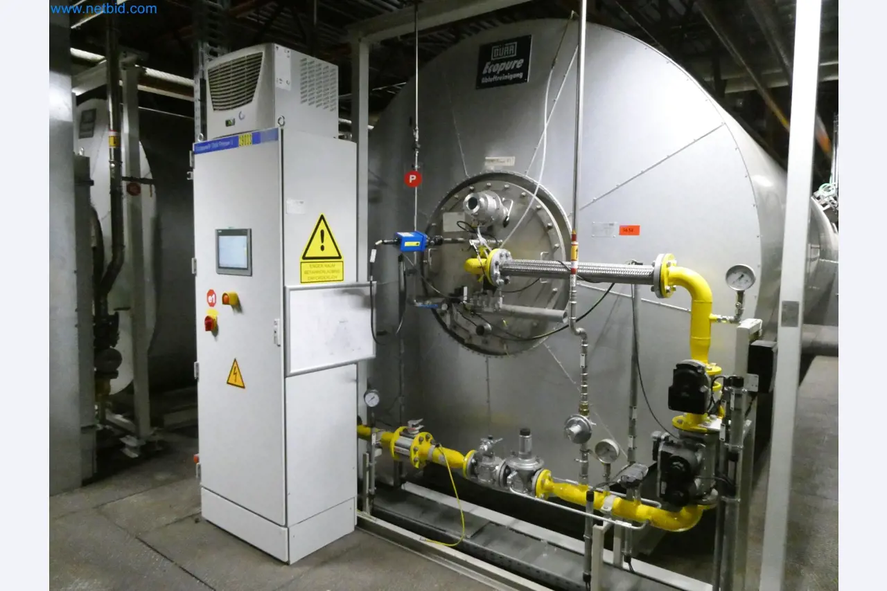 Roboti, varilna oprema in pripomočki za montažo iz avtomobilske industrije-1