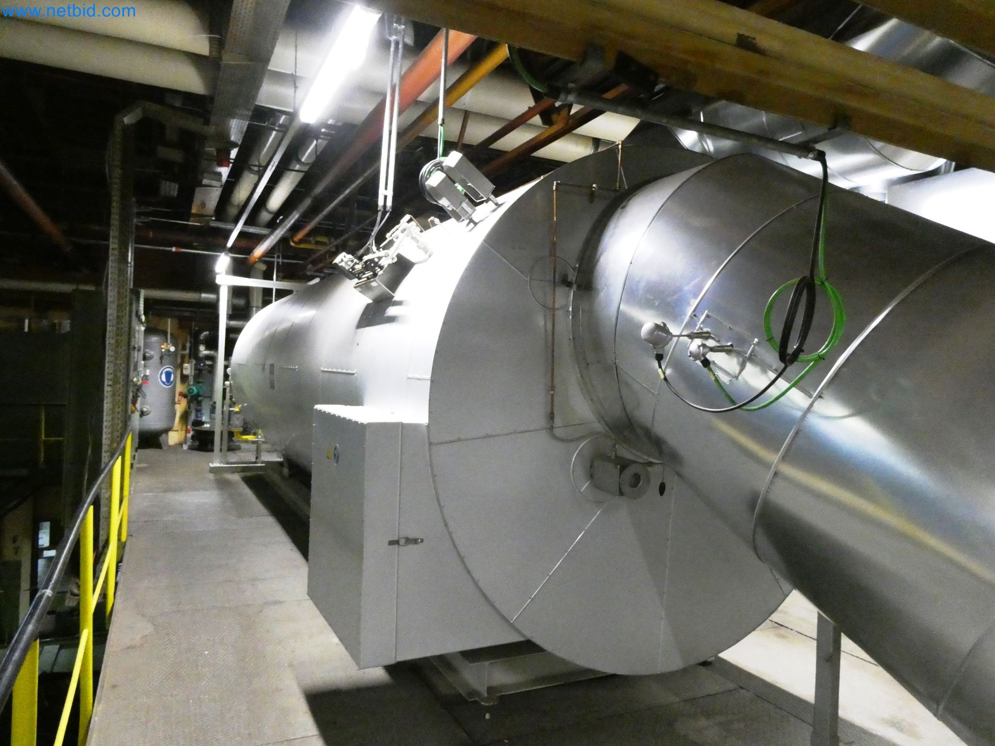 Roboti, varilna oprema in pripomočki za montažo iz avtomobilske industrije-2