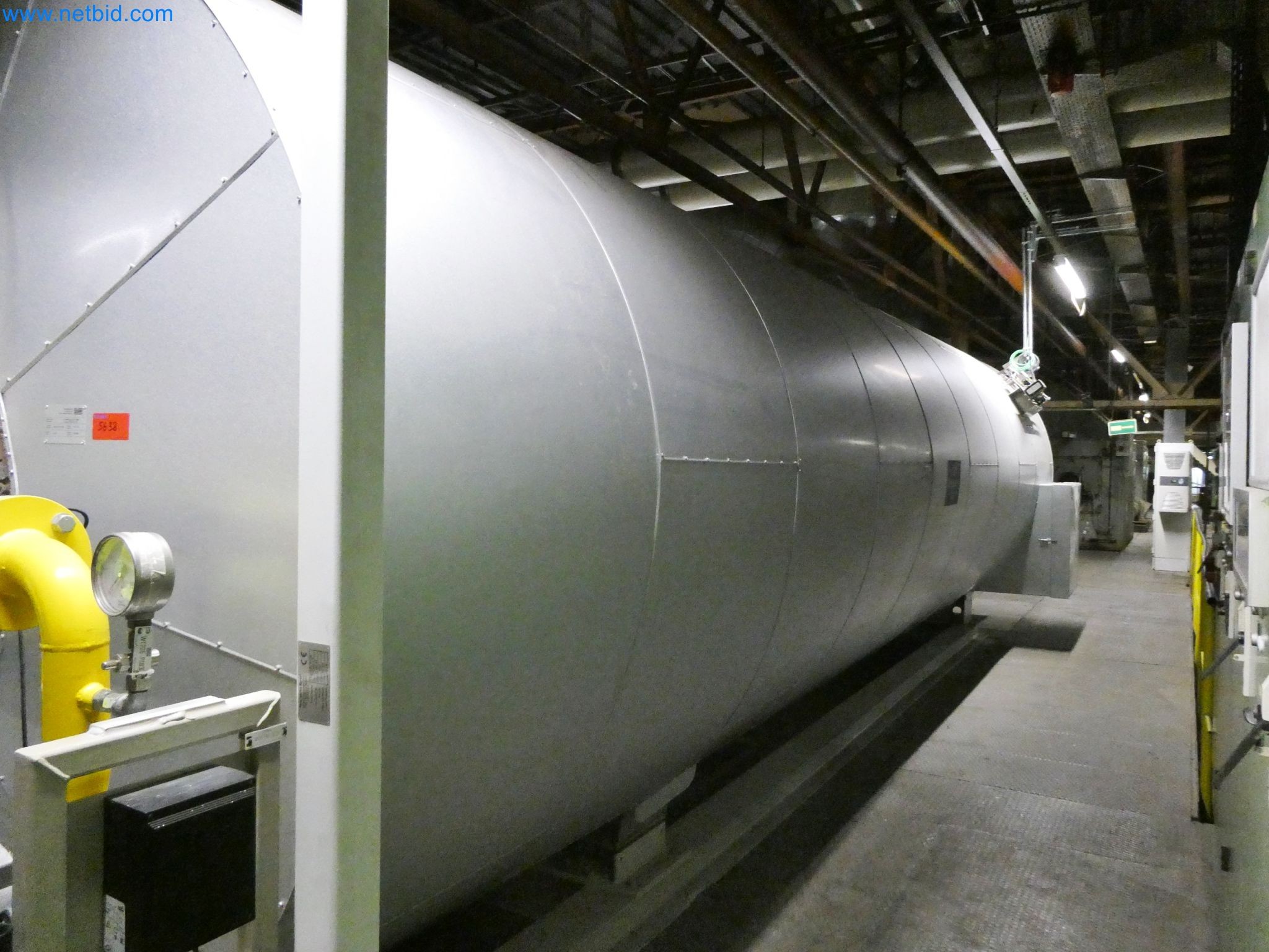 Roboti, varilna oprema in pripomočki za montažo iz avtomobilske industrije-4