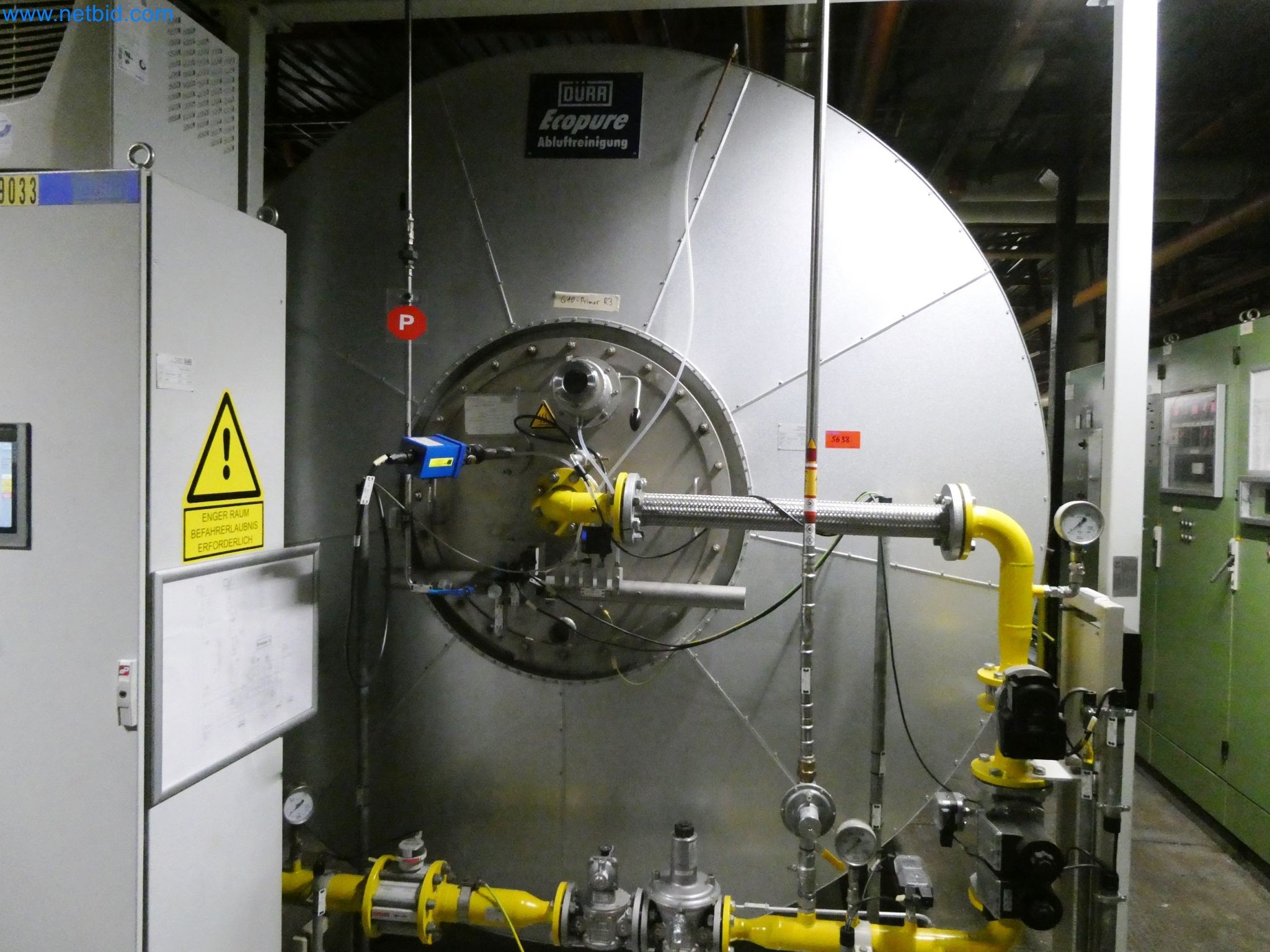 Roboti, varilna oprema in pripomočki za montažo iz avtomobilske industrije-9