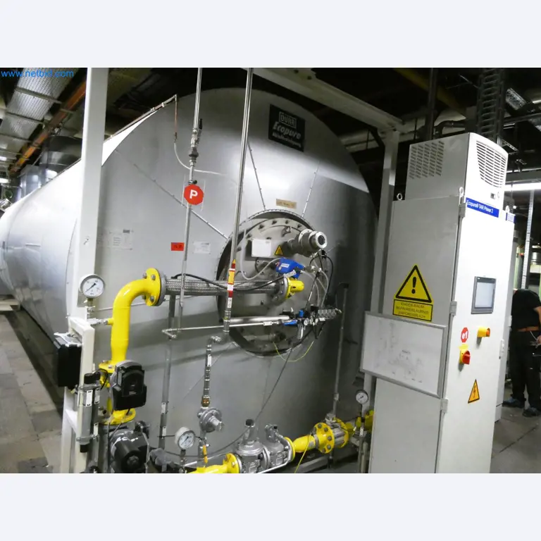 Roboti, varilna oprema in pripomočki za montažo iz avtomobilske industrije-1