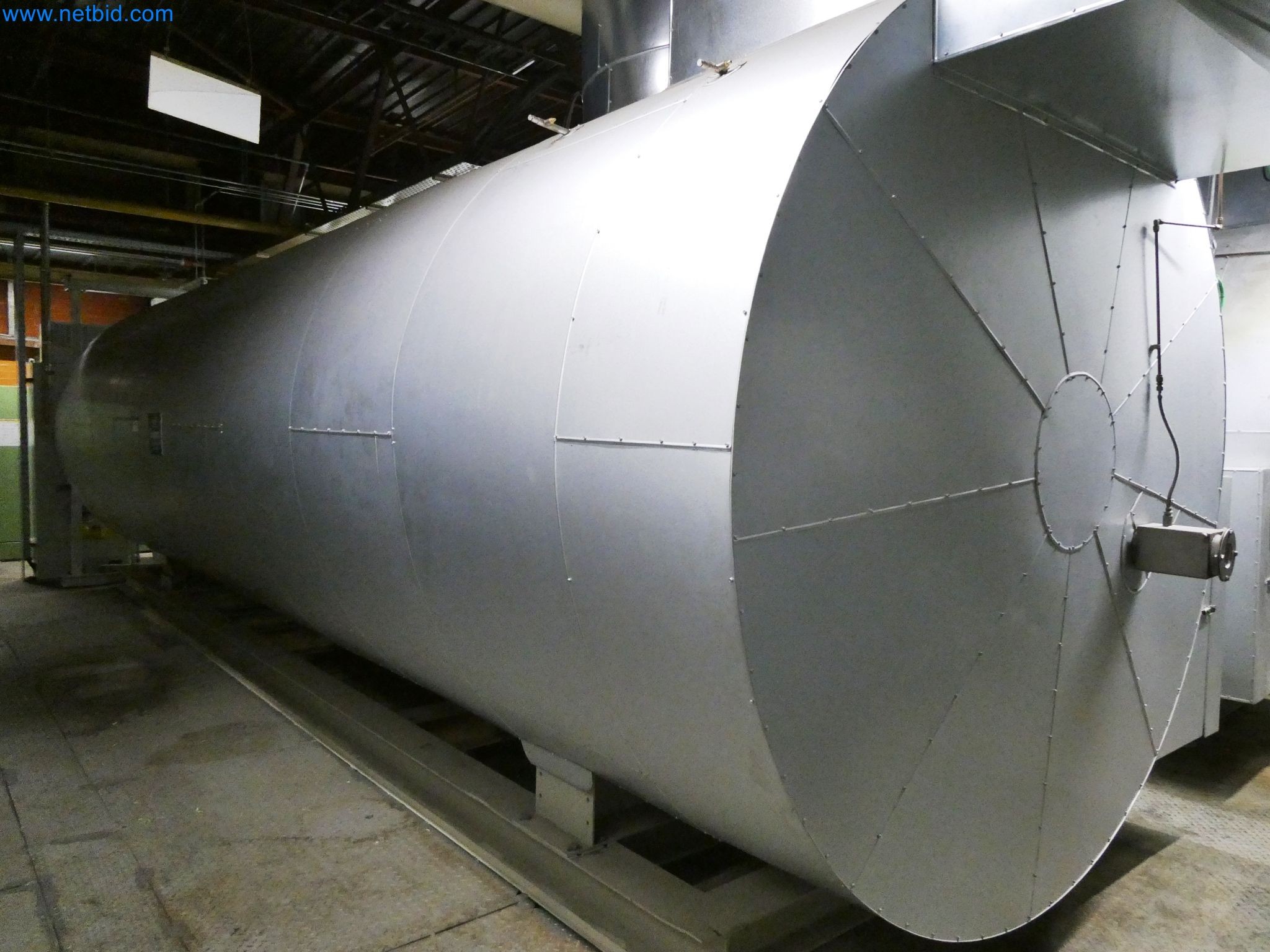 Roboti, varilna oprema in pripomočki za montažo iz avtomobilske industrije-3