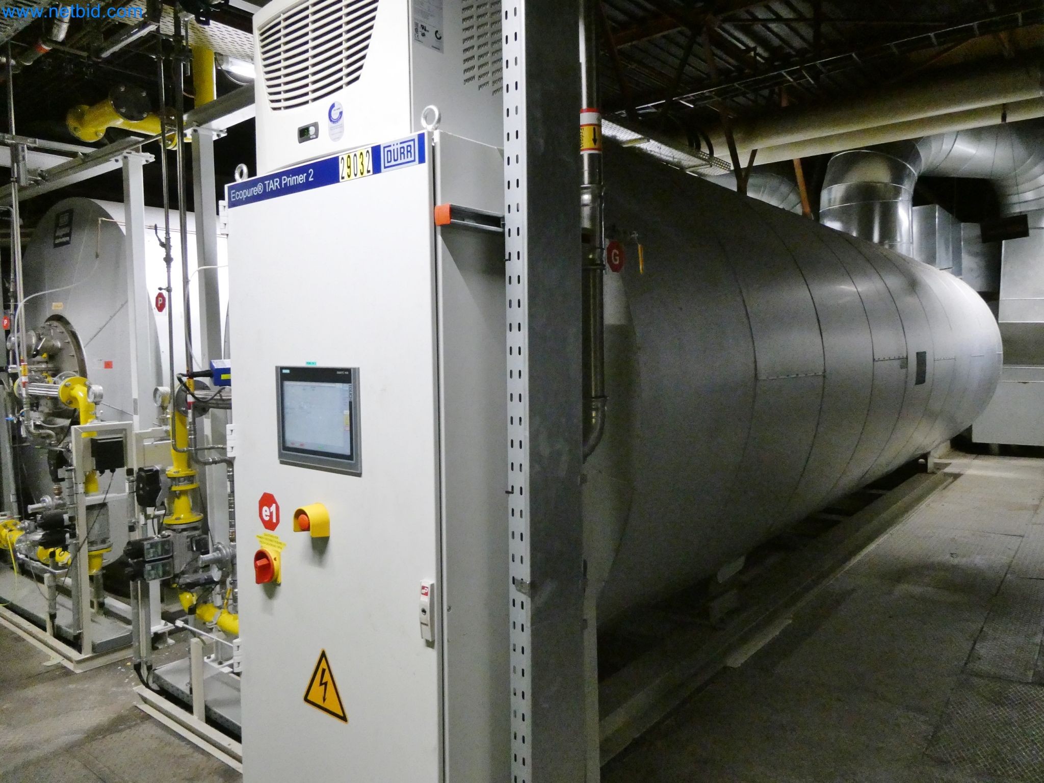 Roboti, varilna oprema in pripomočki za montažo iz avtomobilske industrije-8