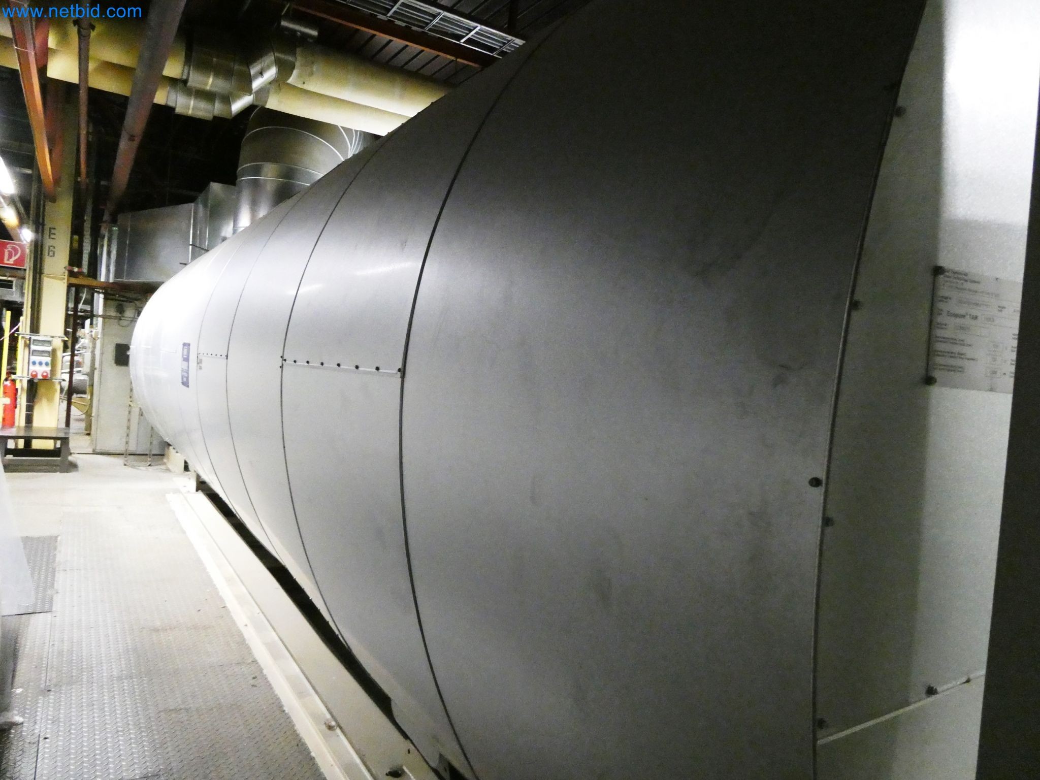 Roboti, varilna oprema in pripomočki za montažo iz avtomobilske industrije-2