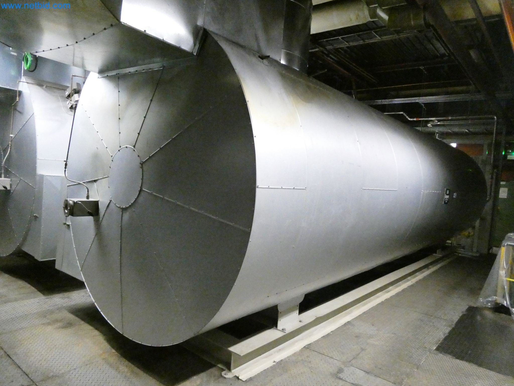 Roboti, varilna oprema in pripomočki za montažo iz avtomobilske industrije-6