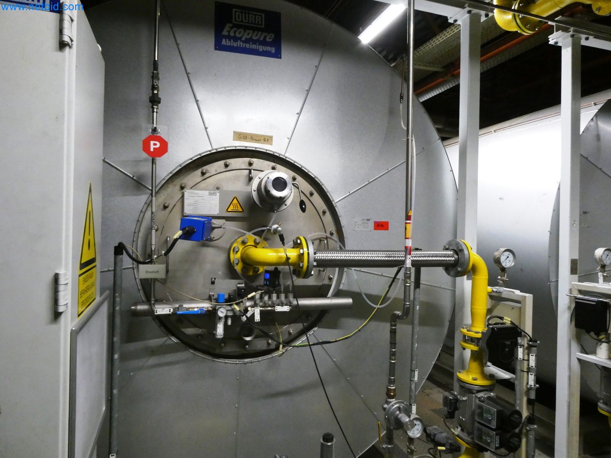 Roboti, varilna oprema in pripomočki za montažo iz avtomobilske industrije-7