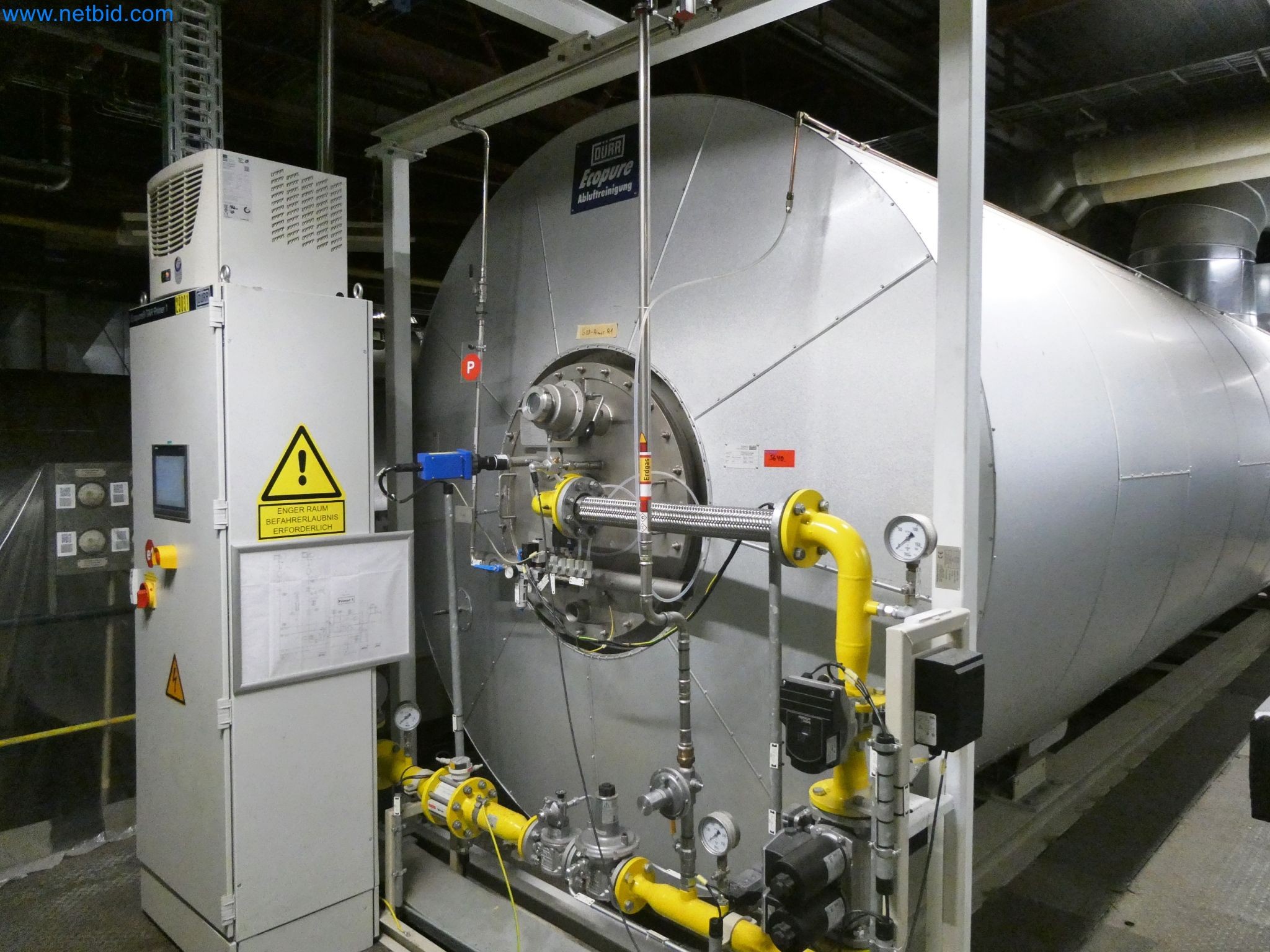 Roboti, varilna oprema in pripomočki za montažo iz avtomobilske industrije-8