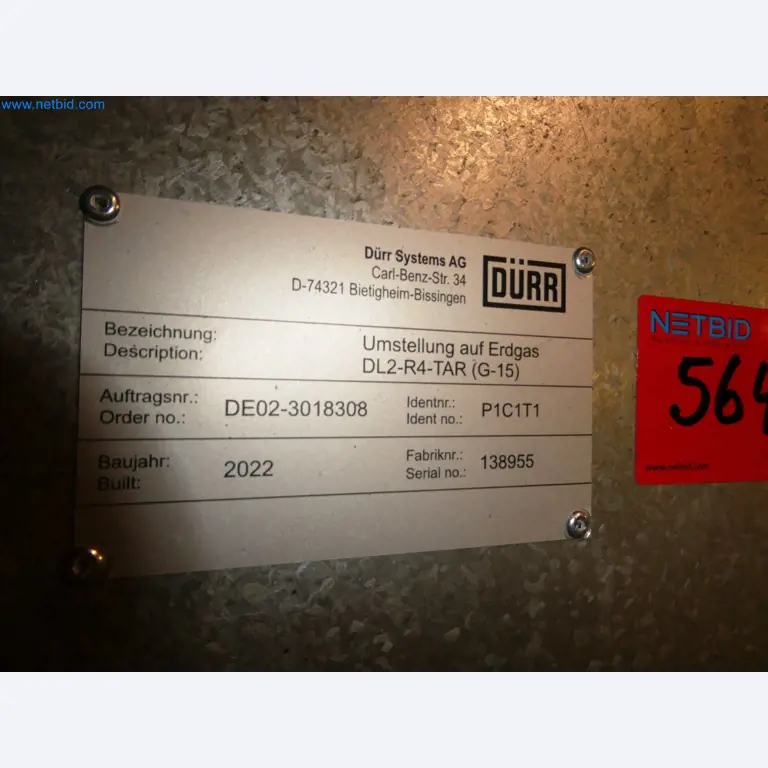 Roboty, sprzęt spawalniczy i akcesoria montażowe z branży motoryzacyjnej-1