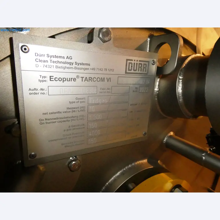 Roboty, sprzęt spawalniczy i akcesoria montażowe z branży motoryzacyjnej-4