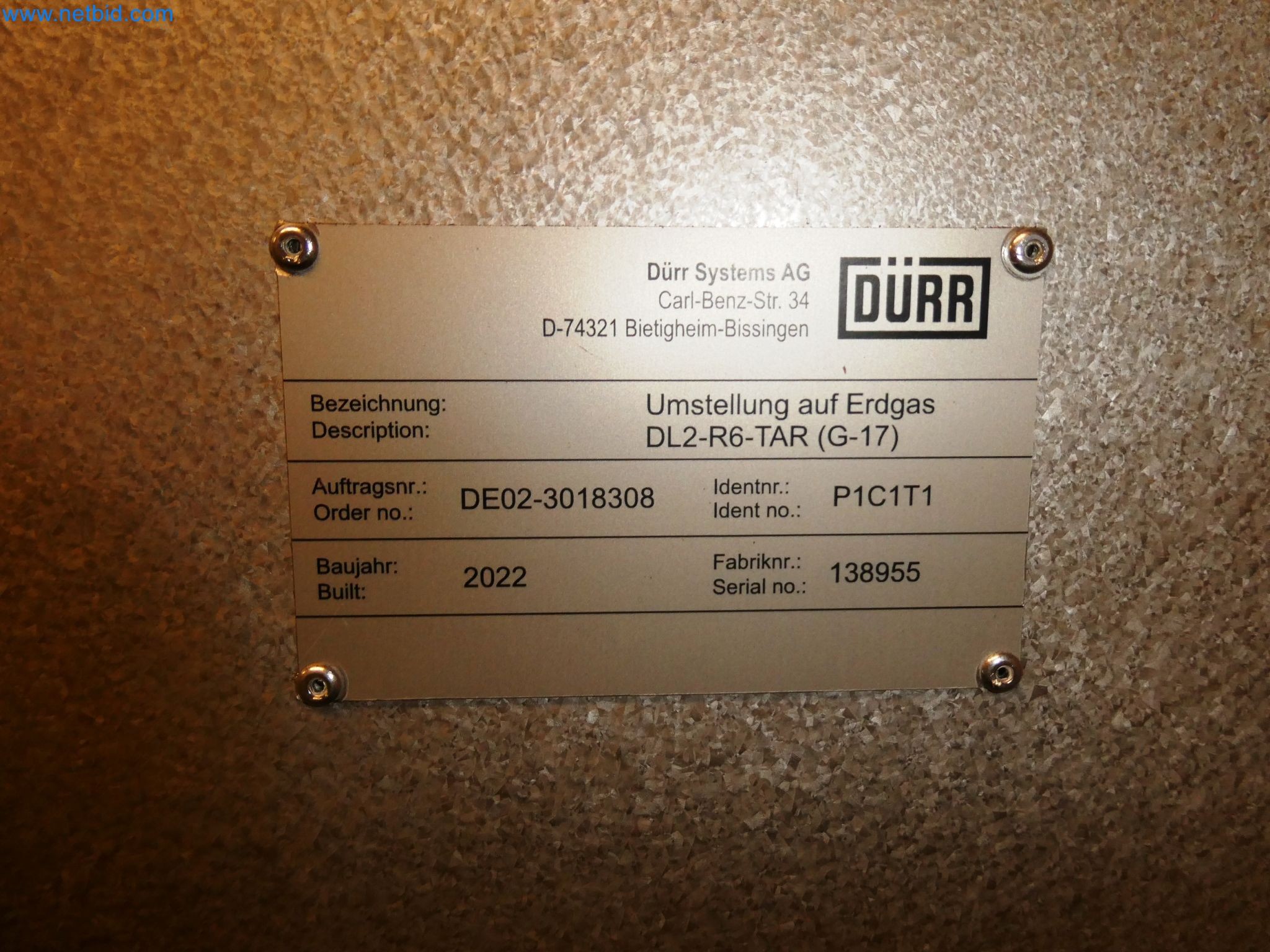 Roboty, svařovací zařízení a montážní příslušenství z automobilového průmyslu-1