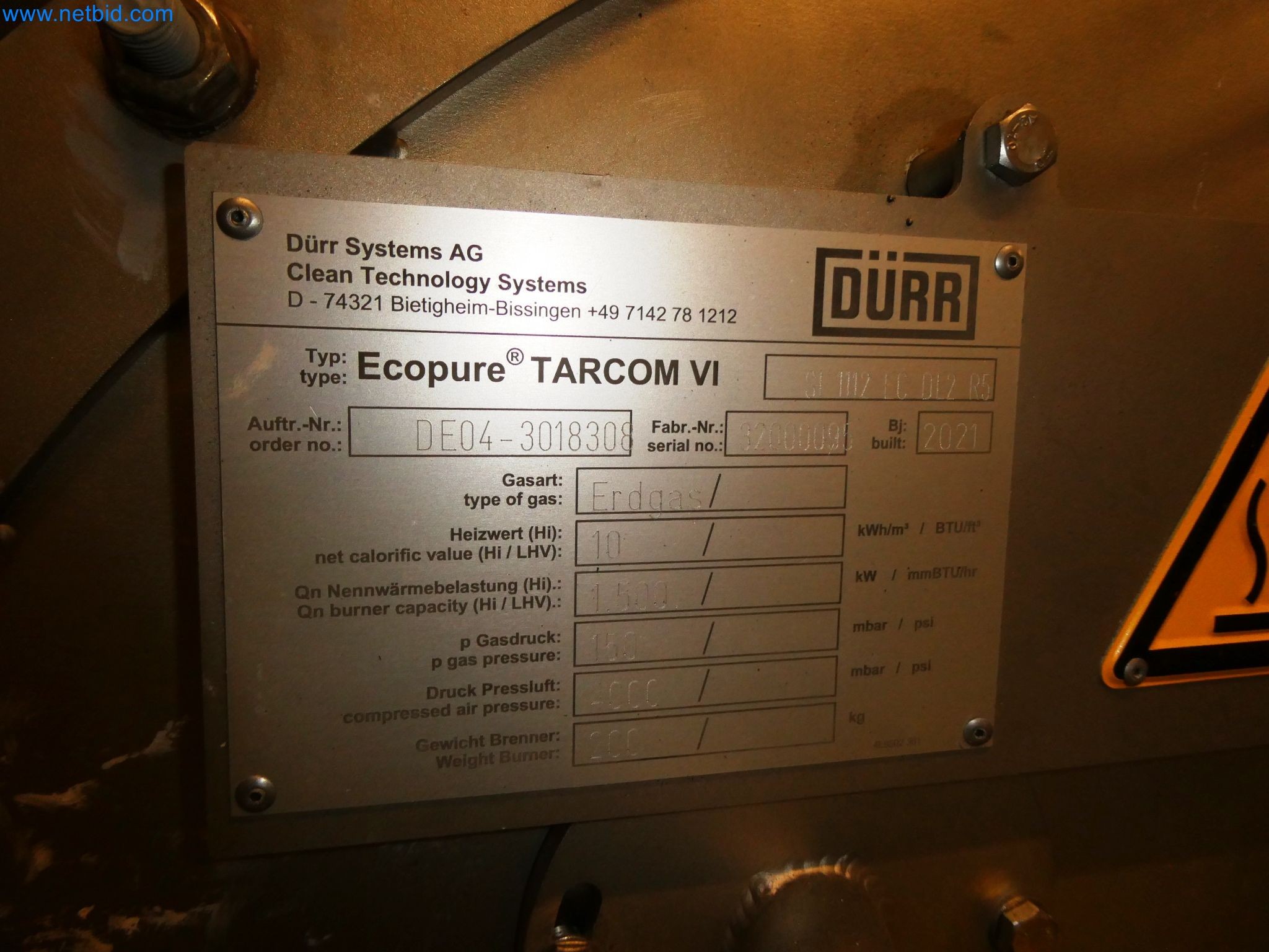 Roboty, svařovací zařízení a montážní příslušenství z automobilového průmyslu-2