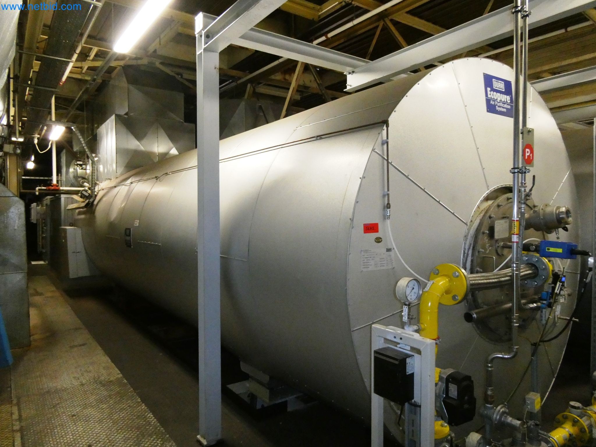 Roboty, svařovací zařízení a montážní příslušenství z automobilového průmyslu-5