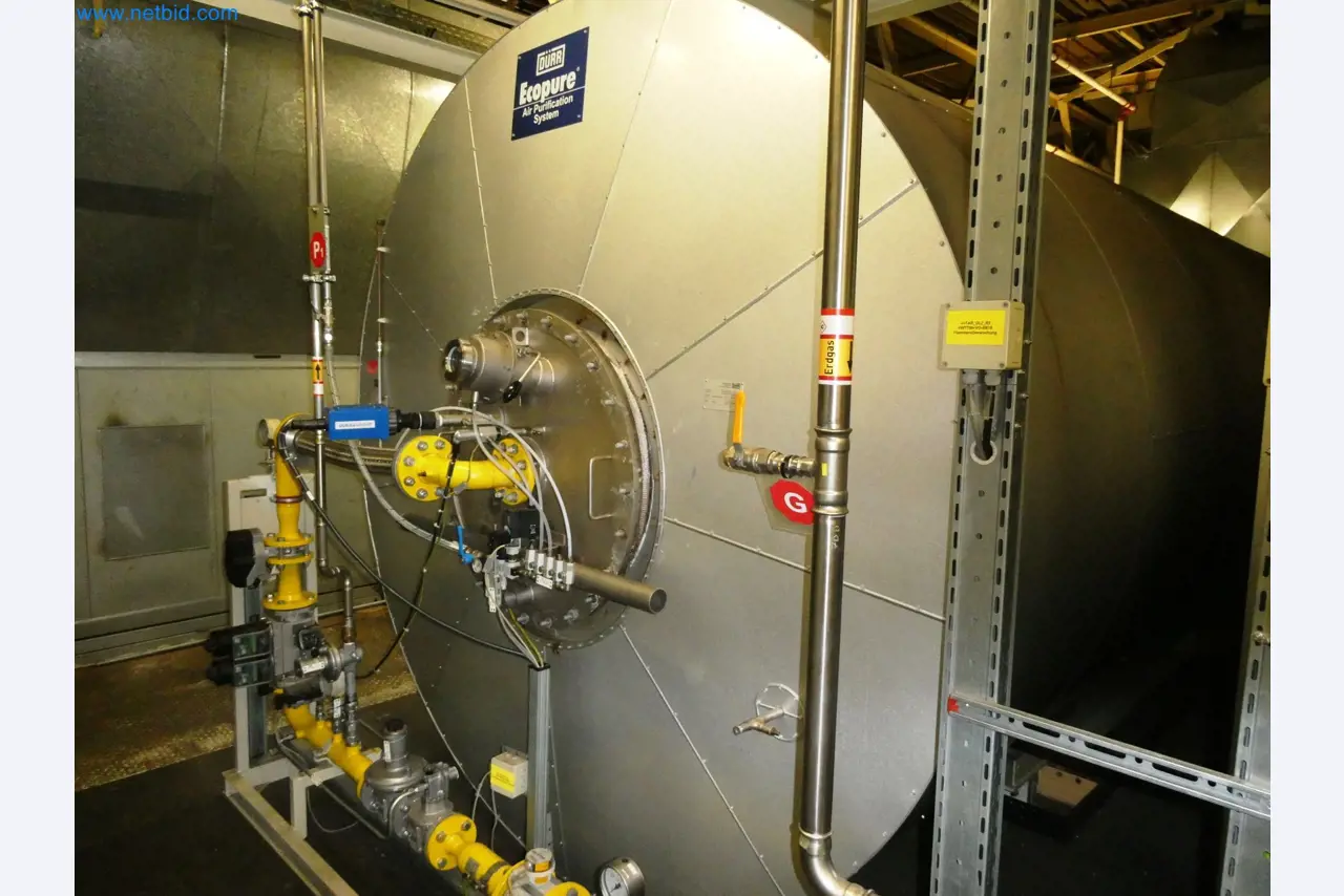 Roboty, svařovací zařízení a montážní příslušenství z automobilového průmyslu-6