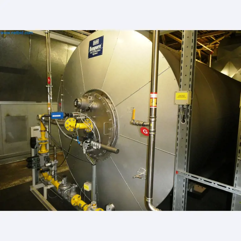 Roboty, svařovací zařízení a montážní příslušenství z automobilového průmyslu-6