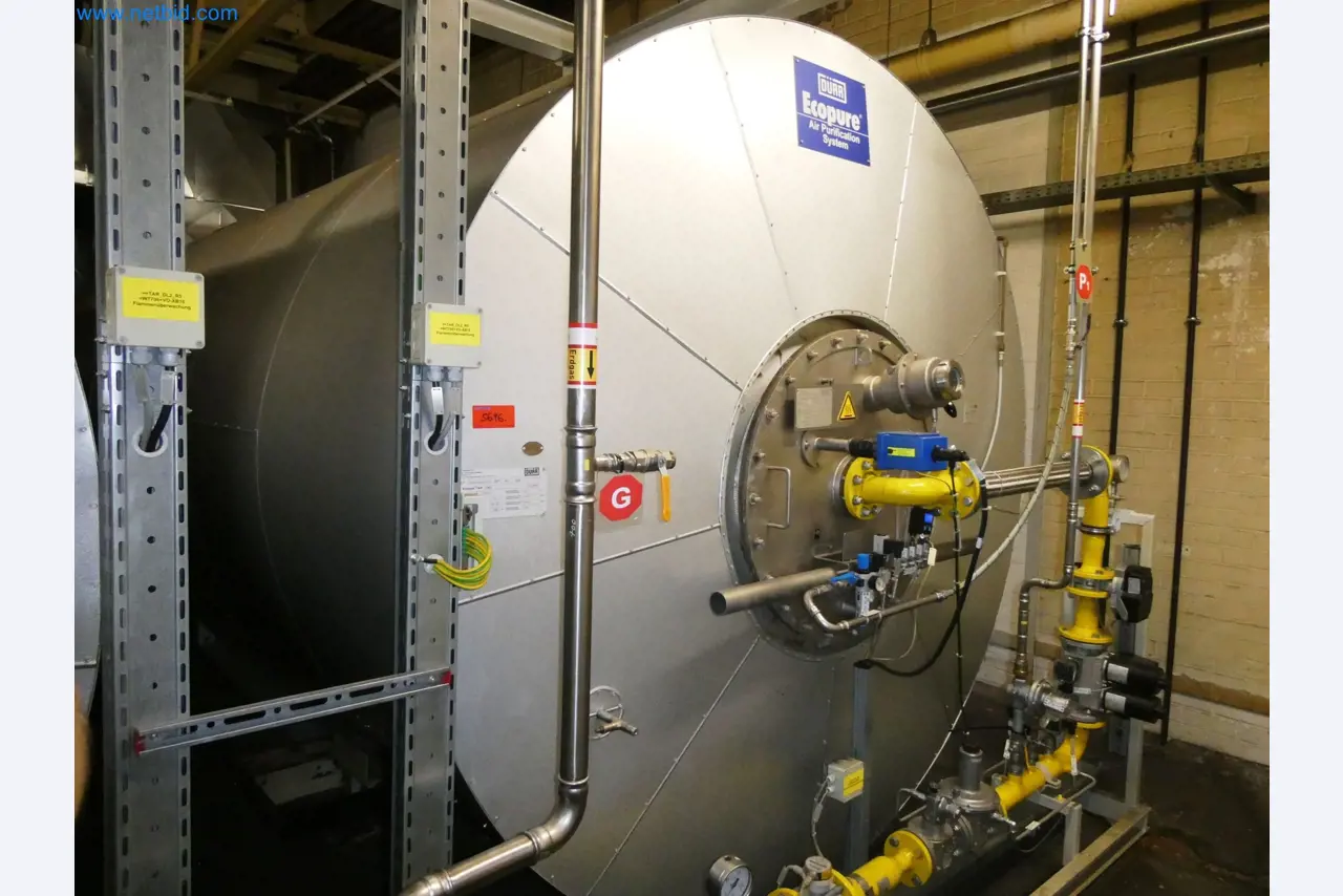 Roboty, svařovací zařízení a montážní příslušenství z automobilového průmyslu-2