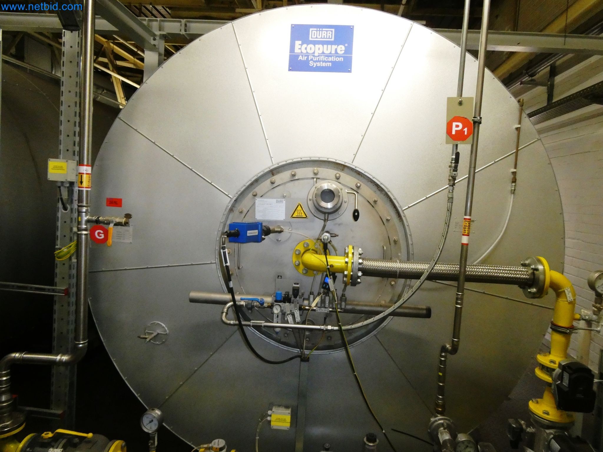 Roboty, svařovací zařízení a montážní příslušenství z automobilového průmyslu-6