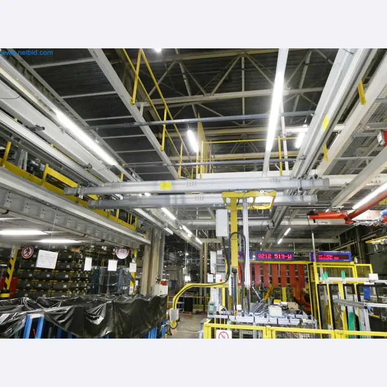 Roboty, svařovací zařízení a montážní příslušenství z automobilového průmyslu-5