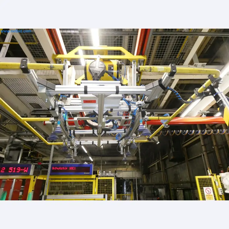 Roboty, svařovací zařízení a montážní příslušenství z automobilového průmyslu-1