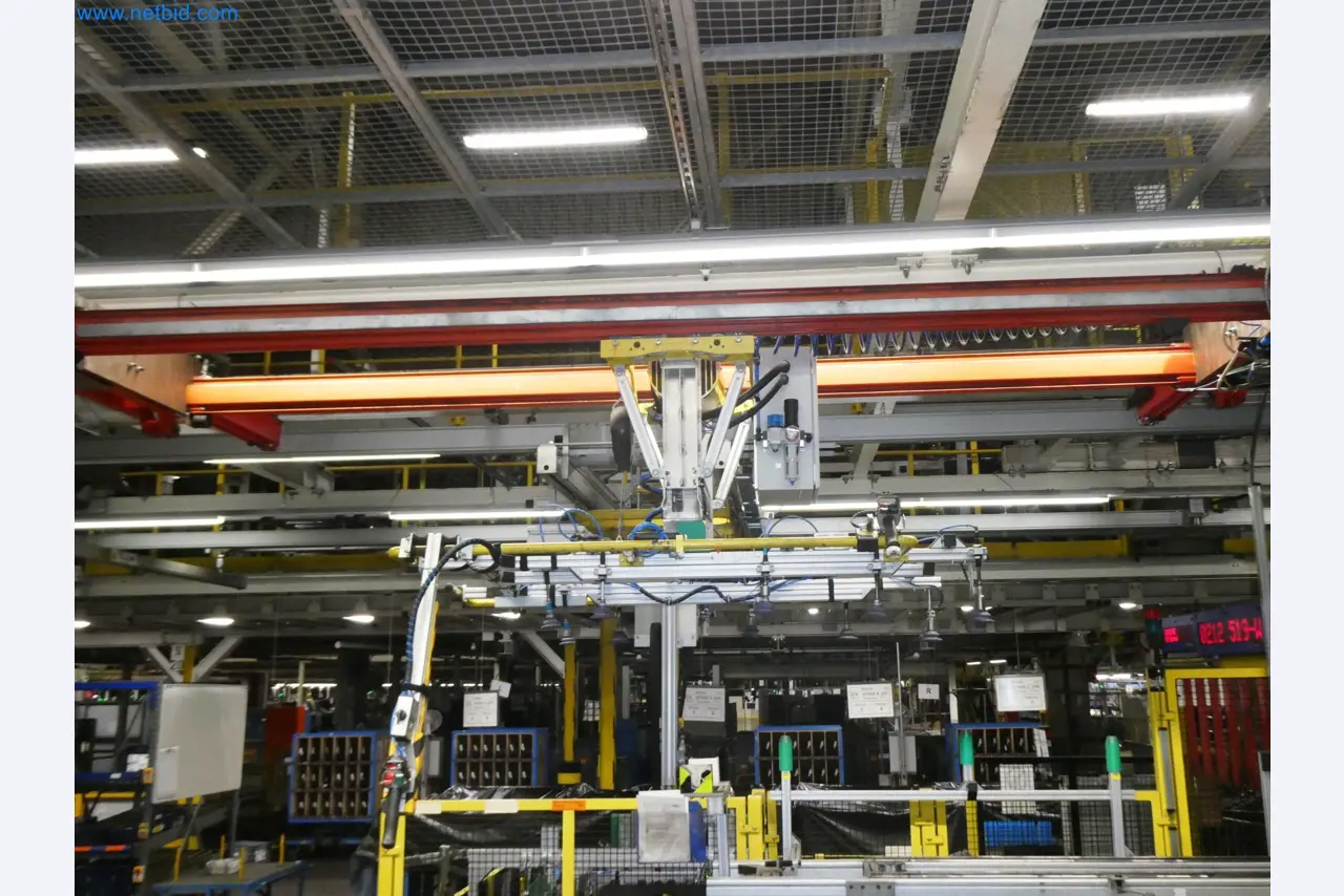 Roboty, svařovací zařízení a montážní příslušenství z automobilového průmyslu-6