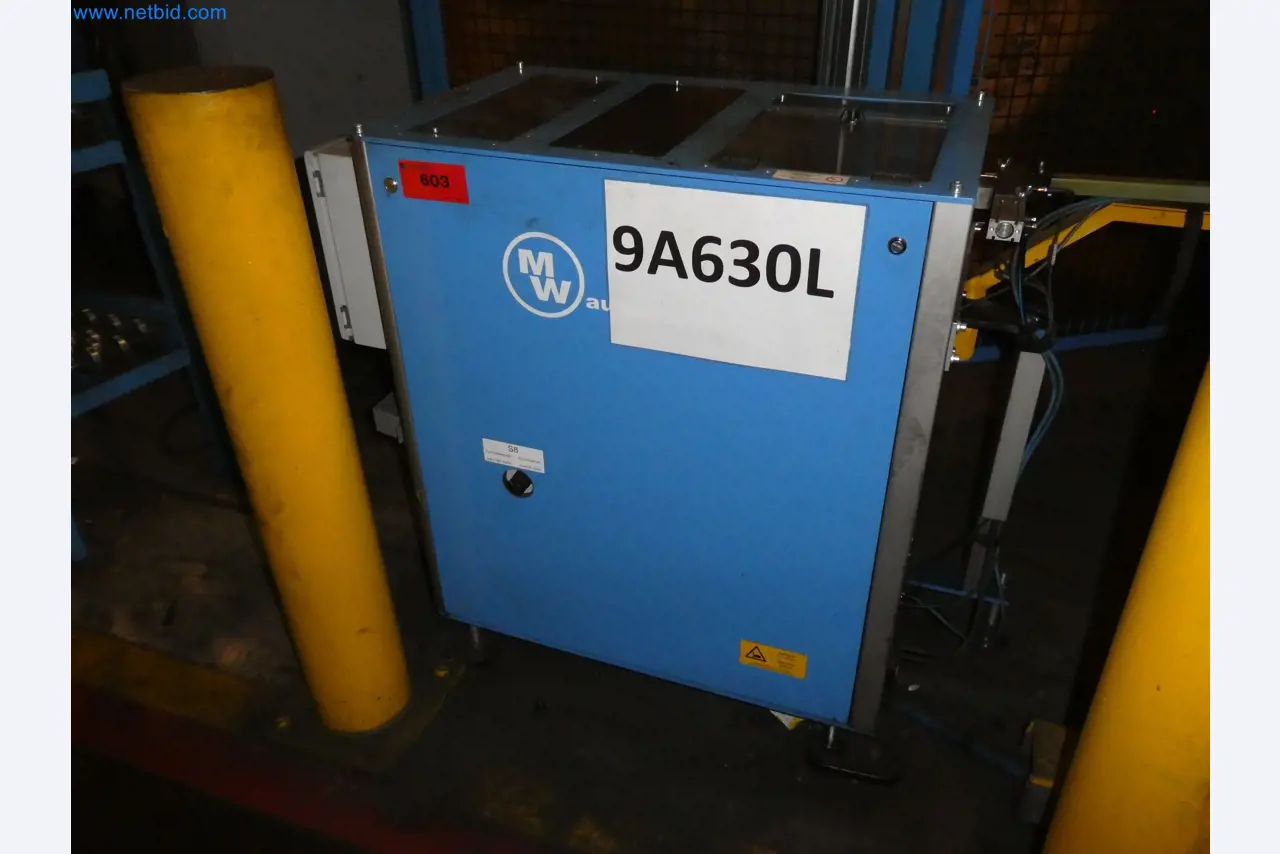 Robots, equipos de soldadura y accesorios de montaje de la industria del automóvil-4