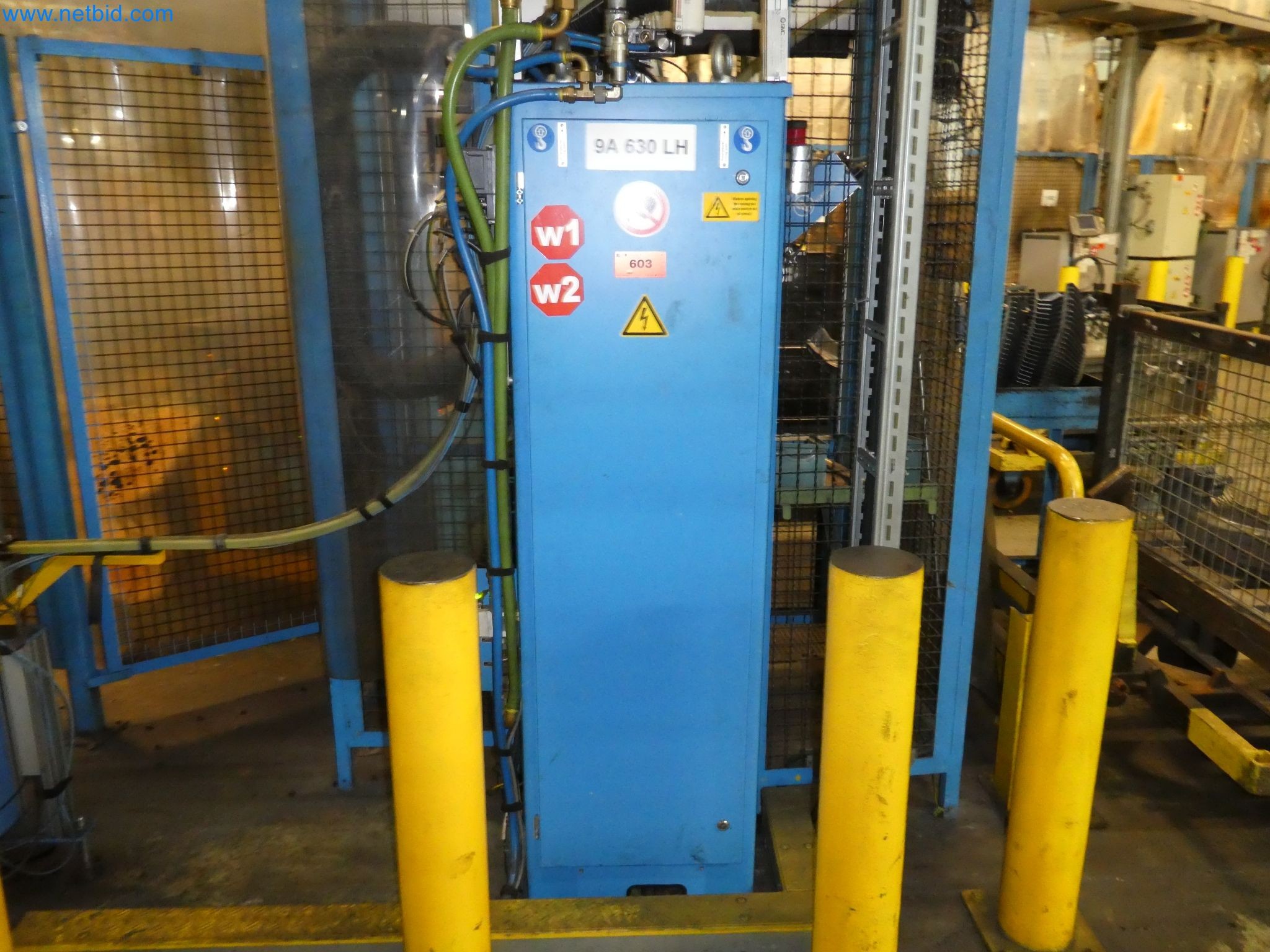 Robots, equipos de soldadura y accesorios de montaje de la industria del automóvil-5