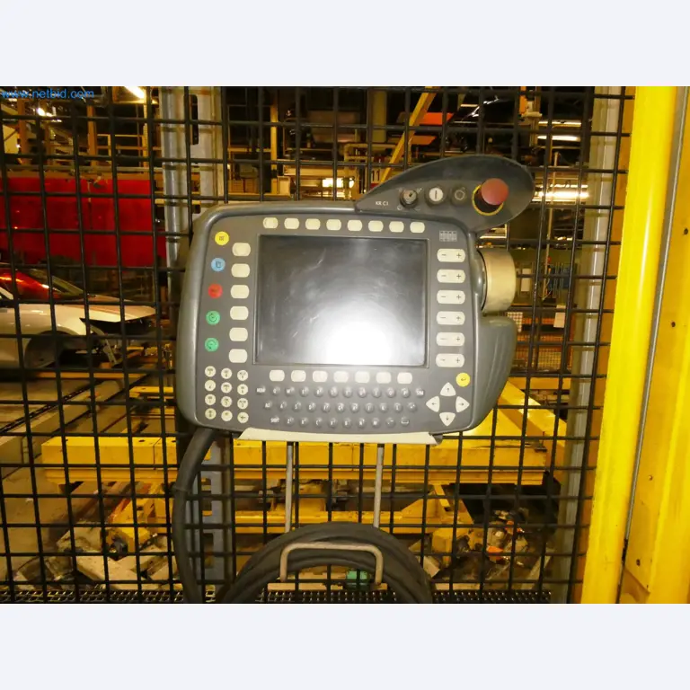 Roboty, svařovací zařízení a montážní příslušenství z automobilového průmyslu-3