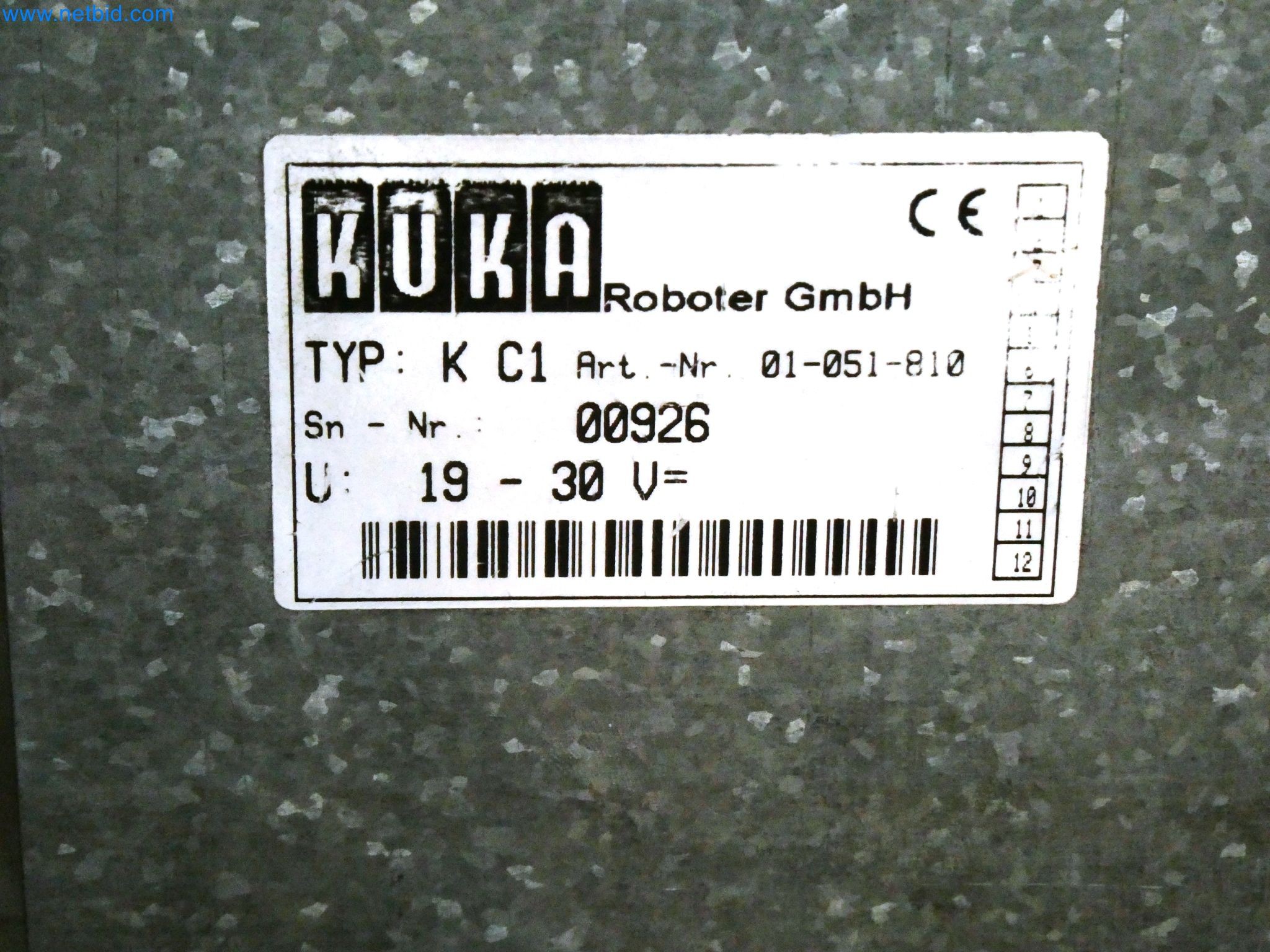 Roboty, svařovací zařízení a montážní příslušenství z automobilového průmyslu-9