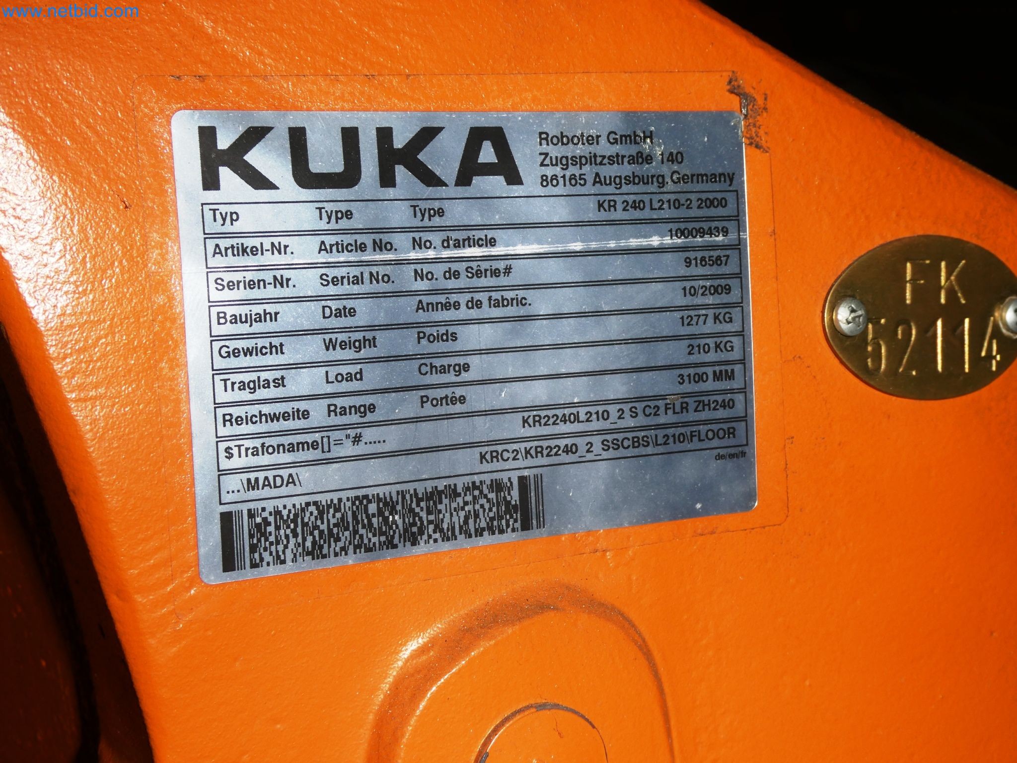 Roboty, svařovací zařízení a montážní příslušenství z automobilového průmyslu-11