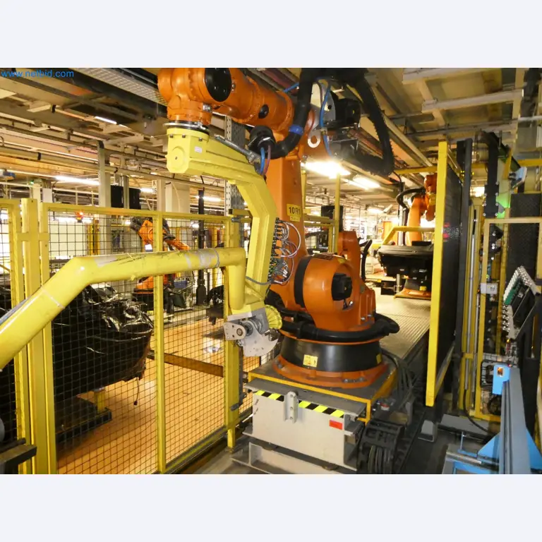 Roboty, svařovací zařízení a montážní příslušenství z automobilového průmyslu-15