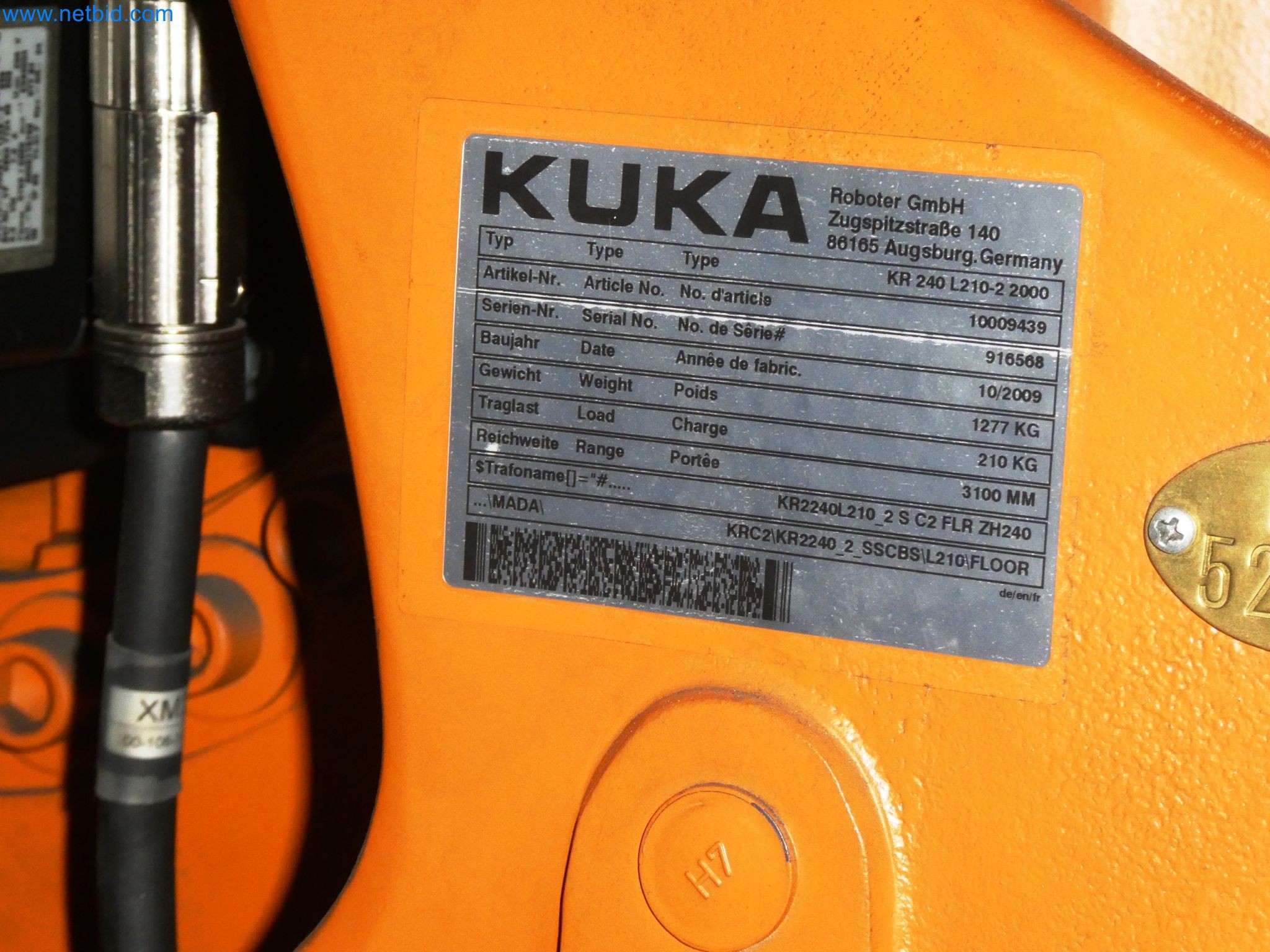 Roboty, svařovací zařízení a montážní příslušenství z automobilového průmyslu-19